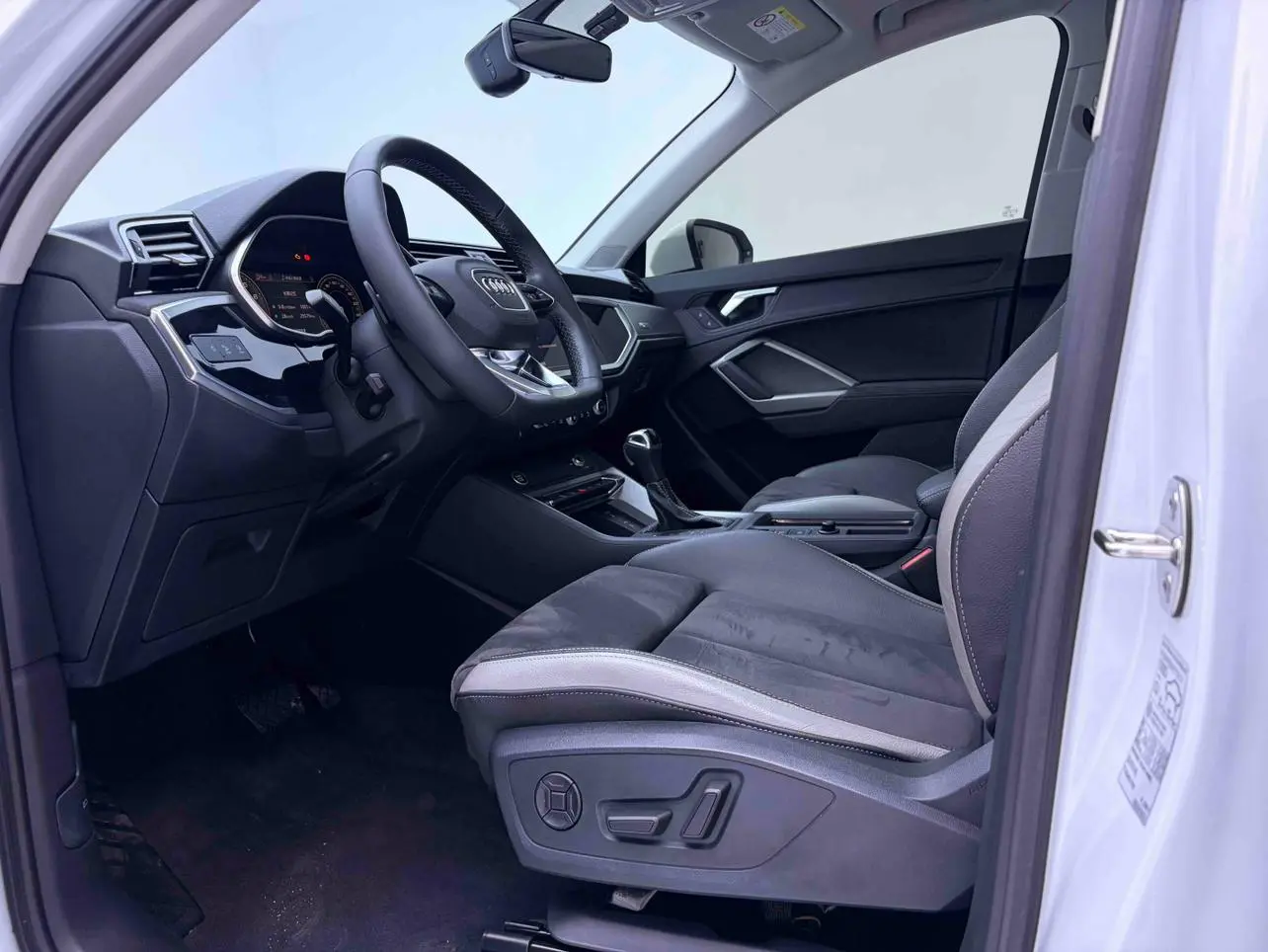 Audi Q3 2022 35 TFSI Dynamic Fashion