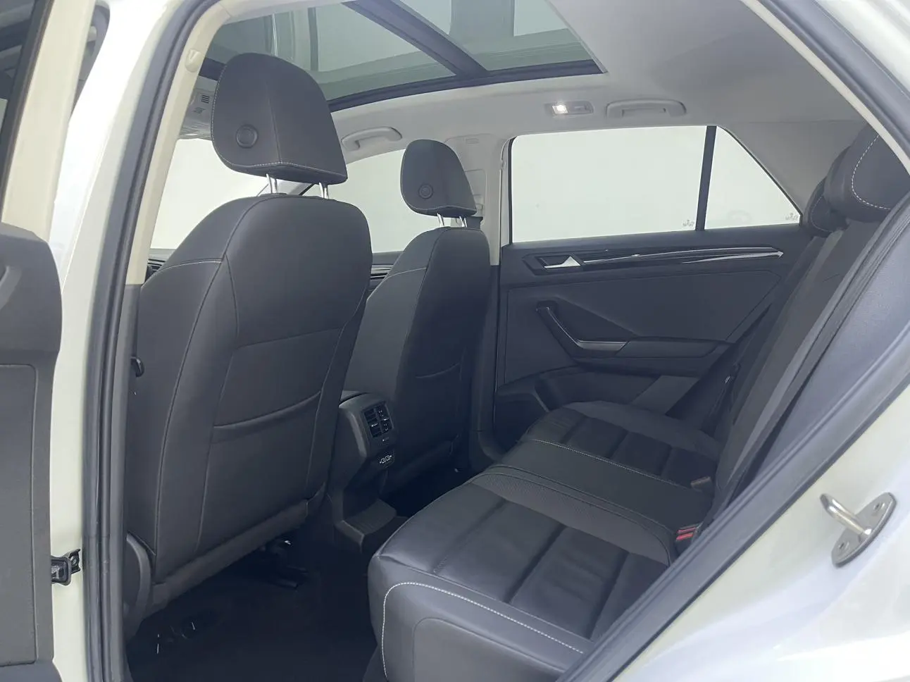 Volkswagen T-Roc 2022 280TSI DSG 2WD PLUS