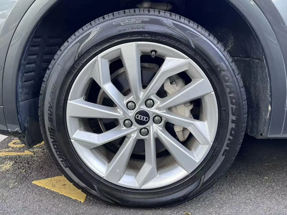 Audi Q5L 2022 40T Dynamic Luxury