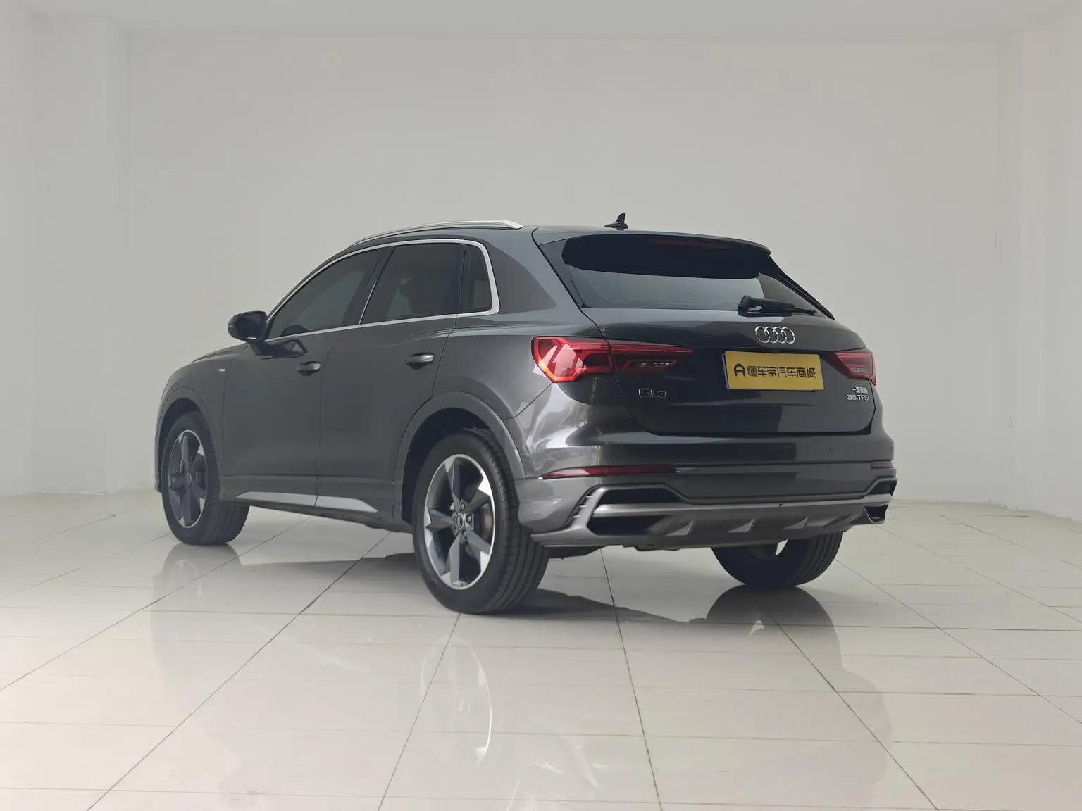 Audi Q3 2023 35 TFSI Dynamic Fashion (1.5T)