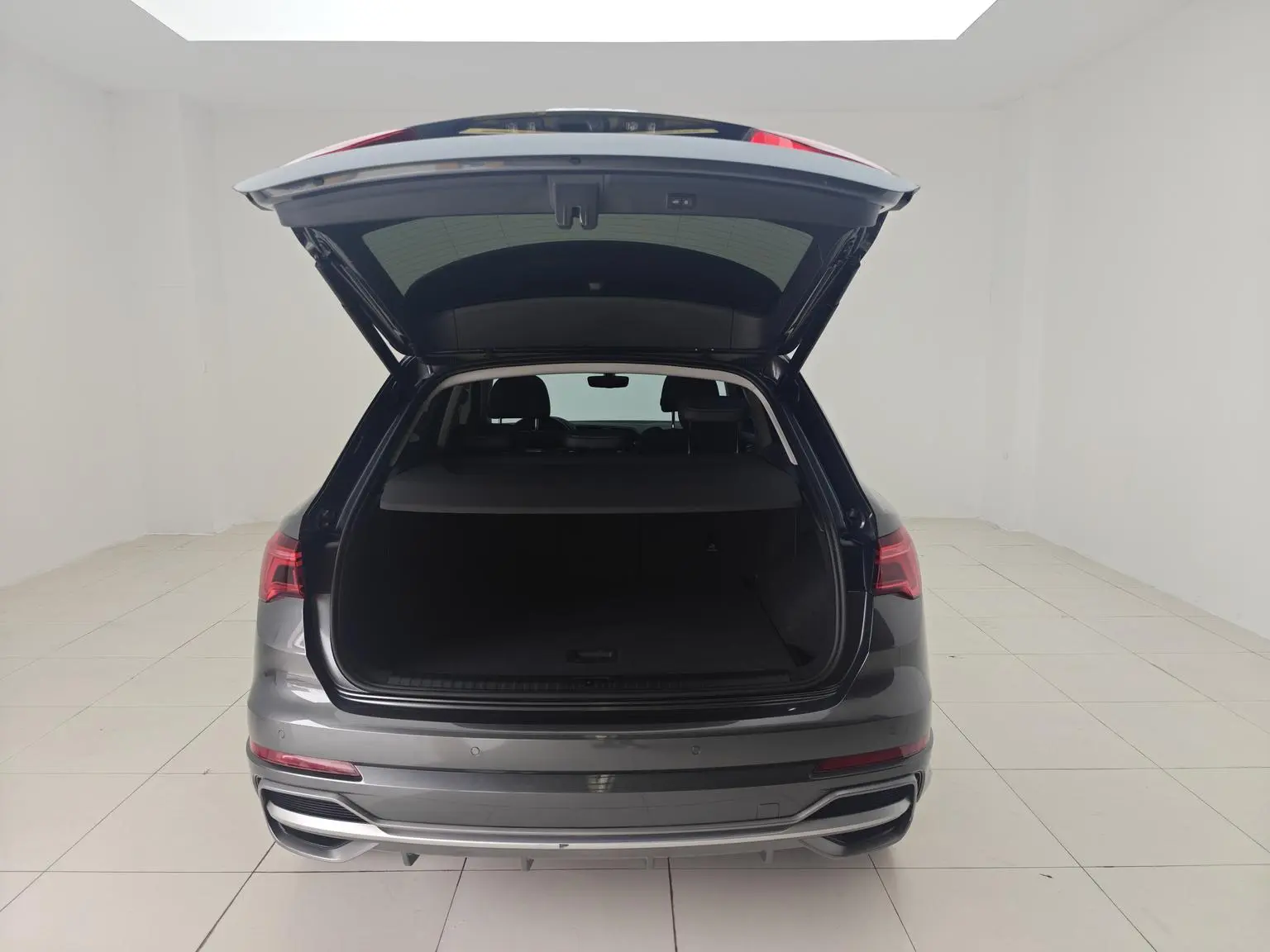 Audi Q3 2023 35 TFSI Dynamic Fashion (1.5T)