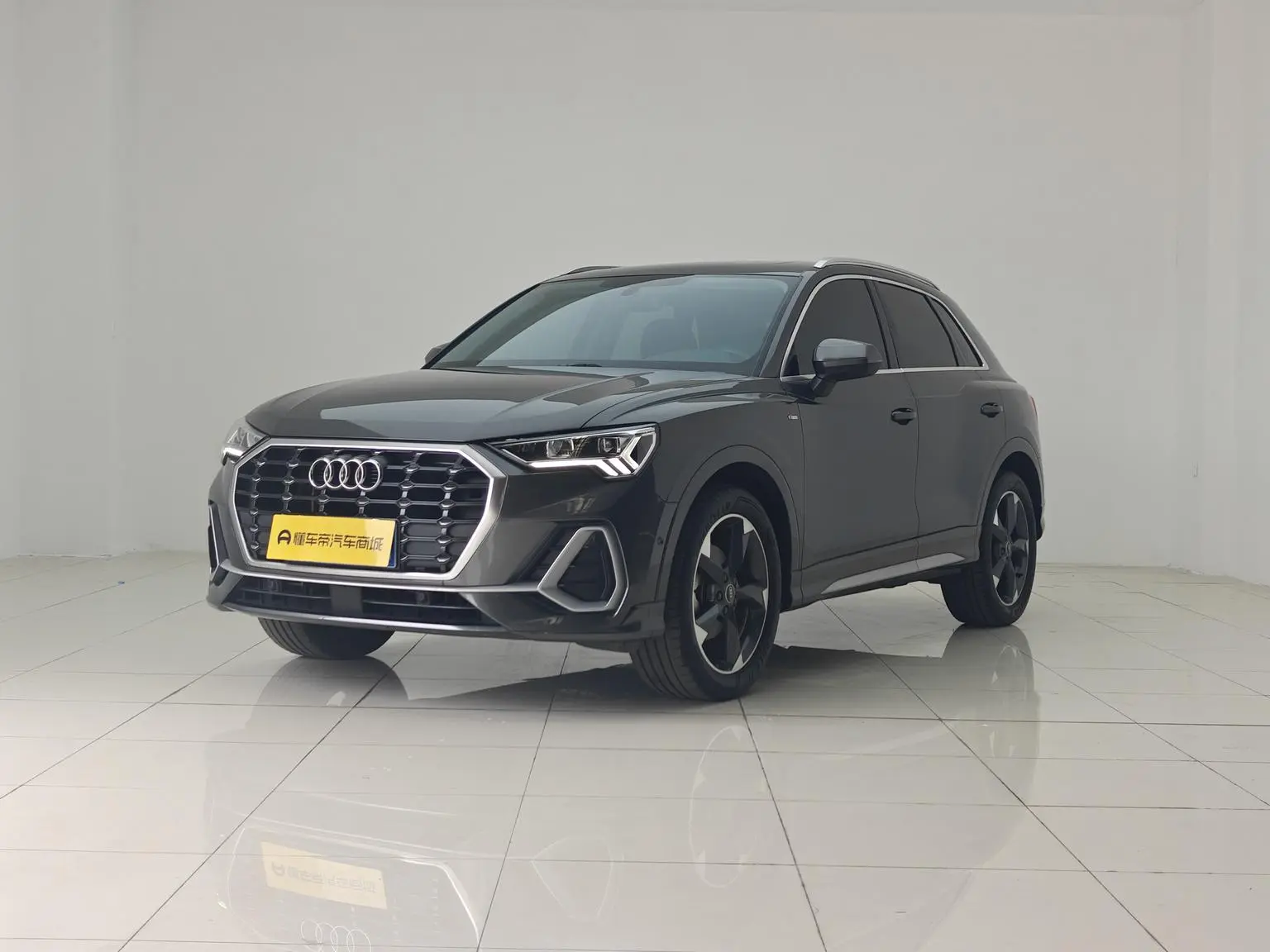 Audi Q3 2023 35 TFSI Dynamic Fashion (1.5T)