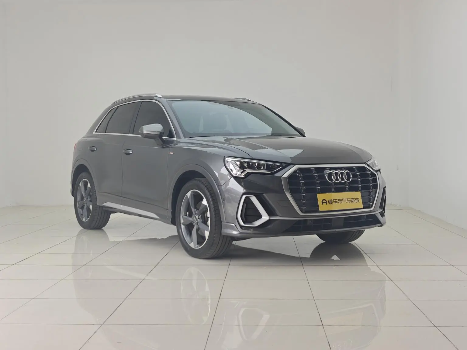 Audi Q3 2023 35 TFSI Dynamic Fashion (1.5T)