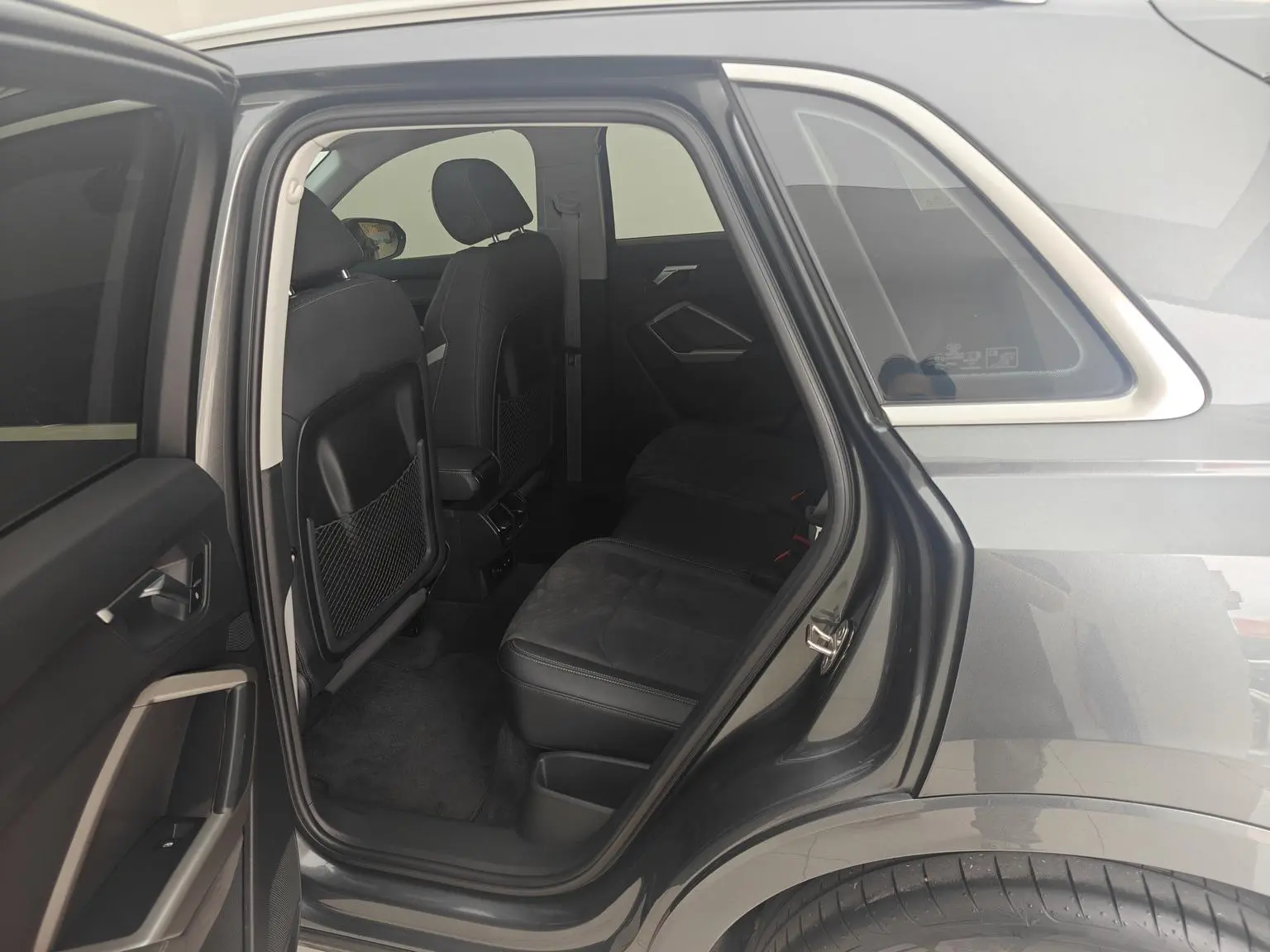 Audi Q3 2023 35 TFSI Dynamic Fashion (1.5T)