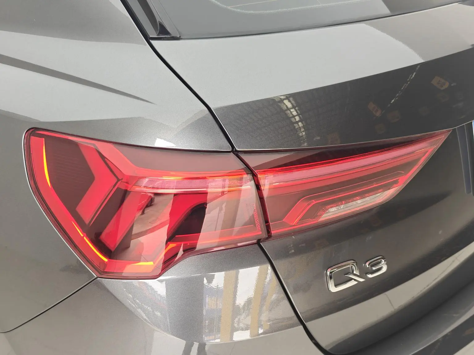 Audi Q3 2023 35 TFSI Dynamic Fashion (1.5T)