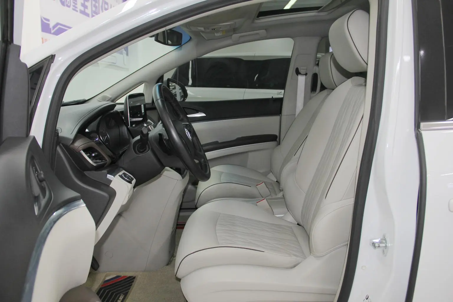 Buick GL8 2021 Facelift 652T Luxury