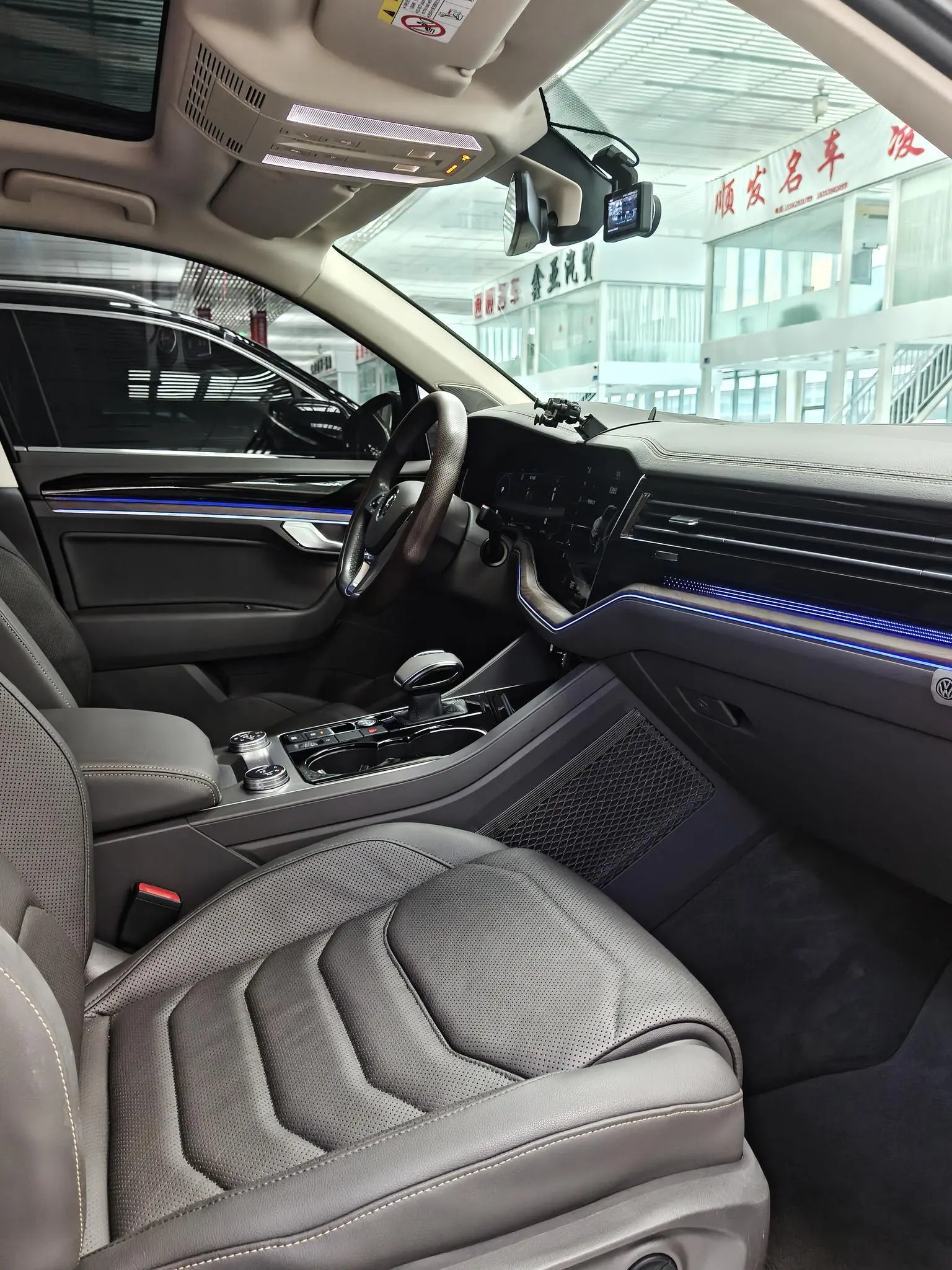 Volkswagen Touareg 2019 2.0TSI Sharp China VI
