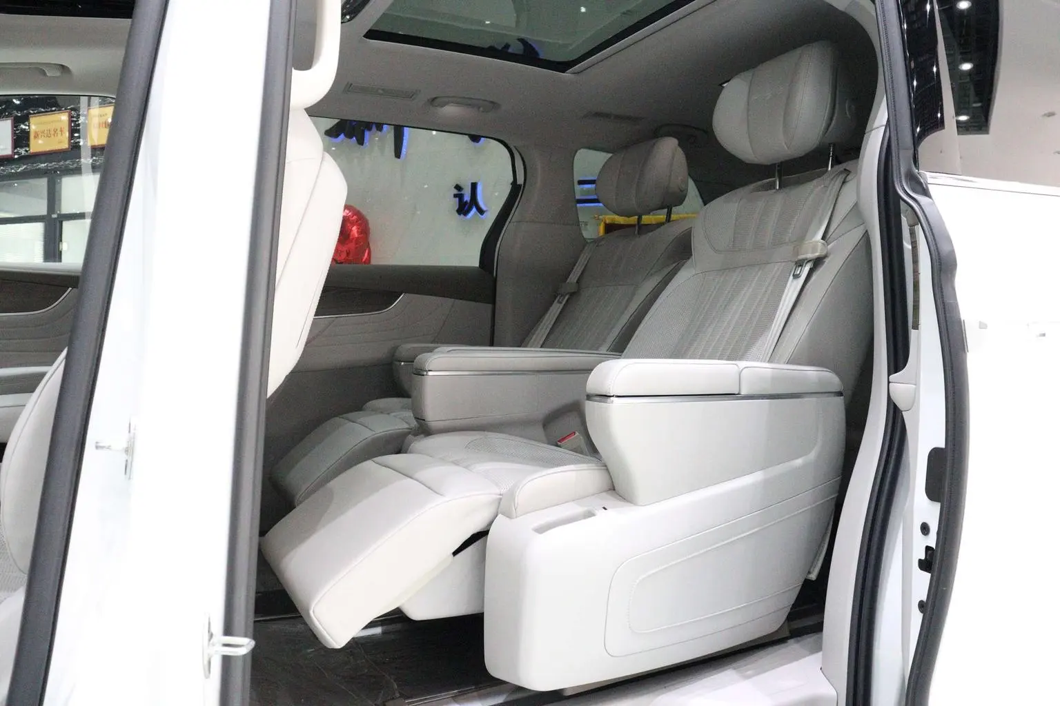 Roewe iMAX8 2023 400TGI Premium Enjoy