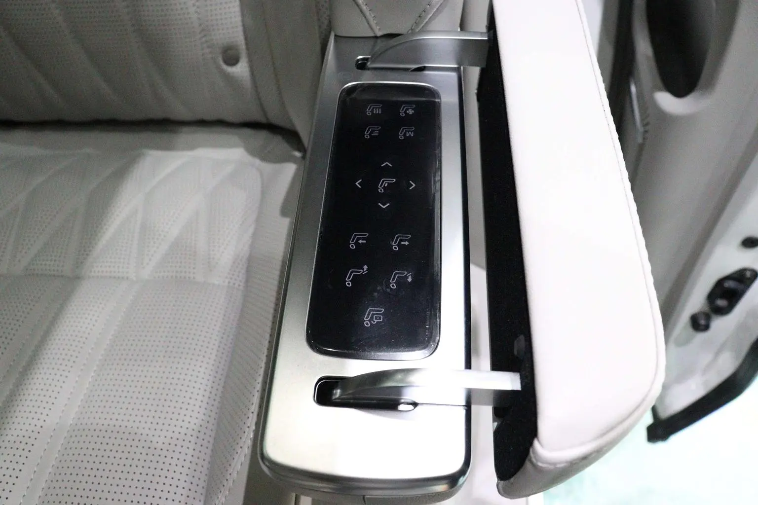 Roewe iMAX8 2023 400TGI Premium Enjoy