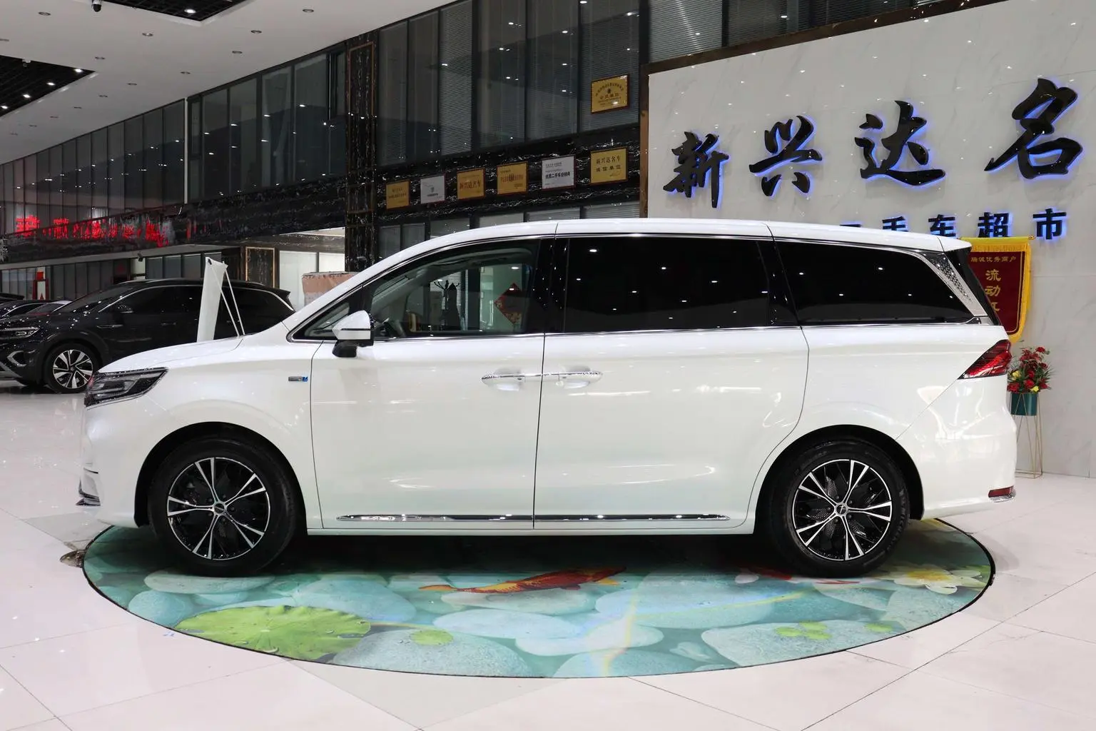 Roewe iMAX8 2023 400TGI Premium Enjoy