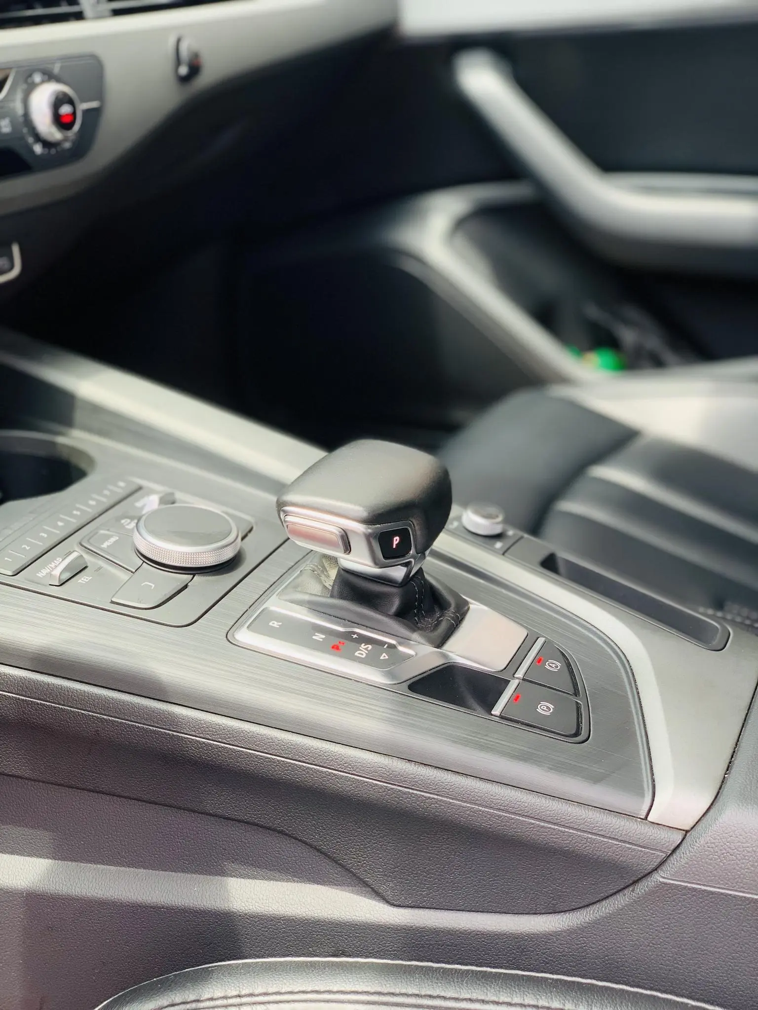 Audi A4L 2019 40 TFSI Progressive China VI