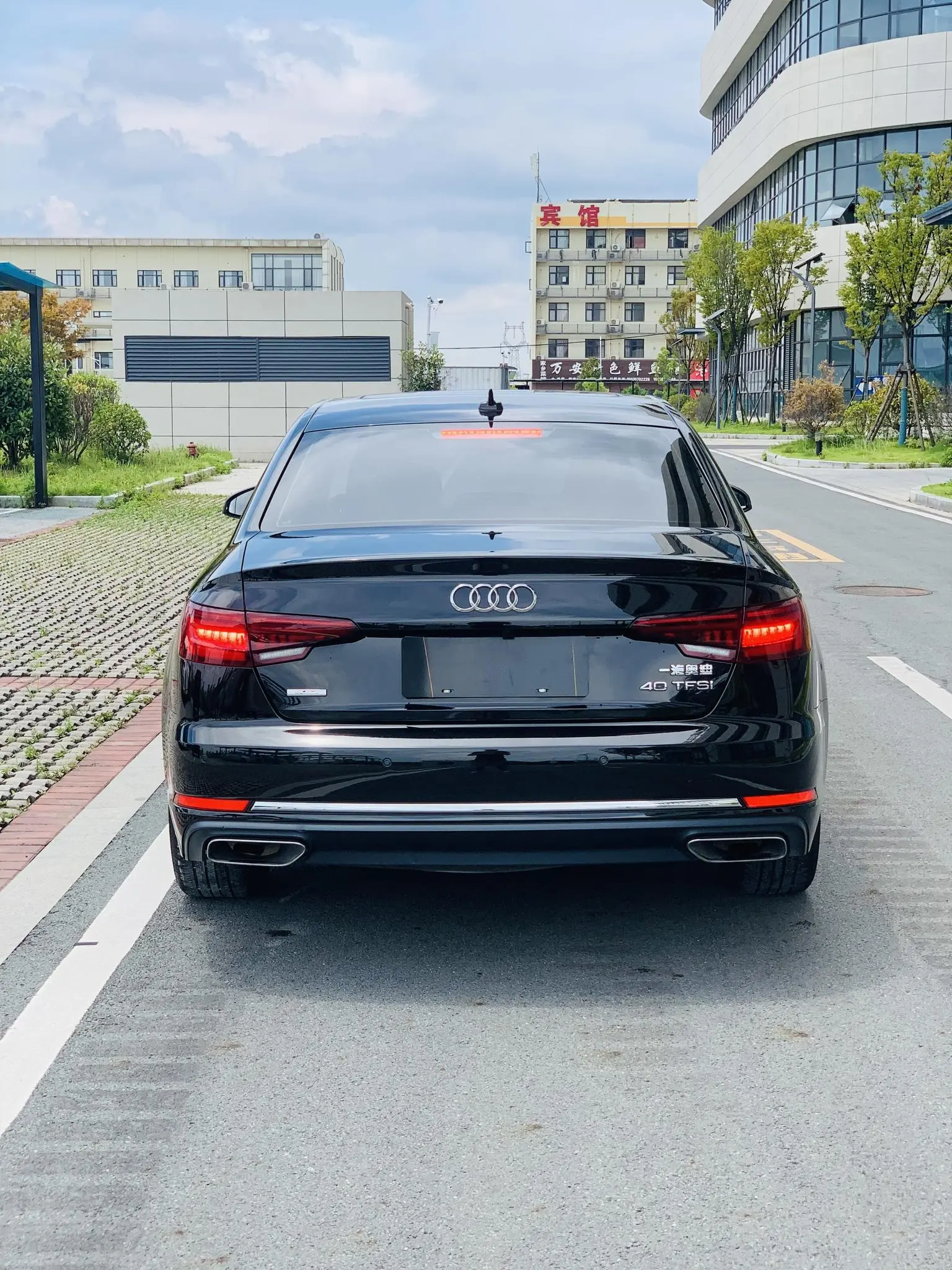 Audi A4L 2019 40 TFSI Progressive China VI