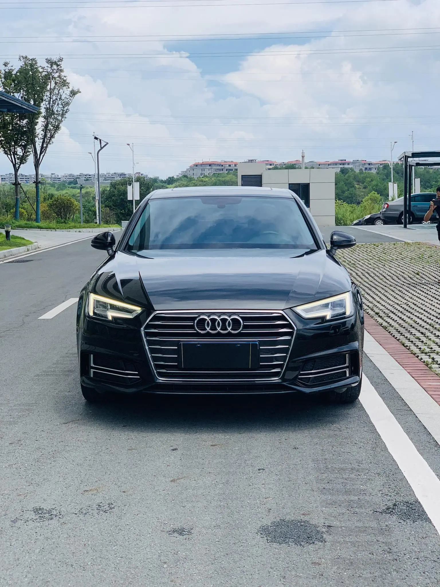 Audi A4L 2019 40 TFSI Progressive China VI