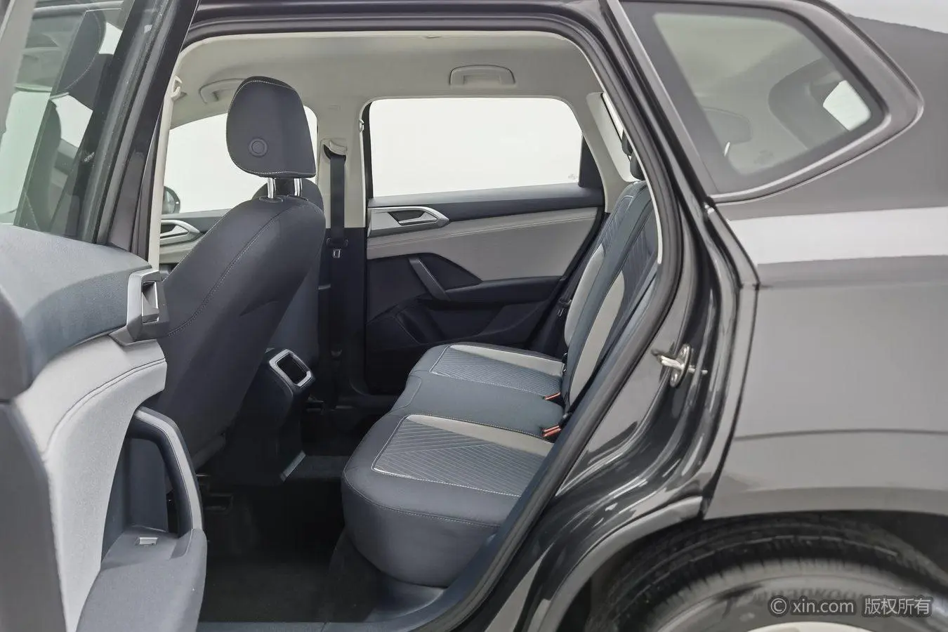 Volkswagen Tharu 2023 300TSI 2WD