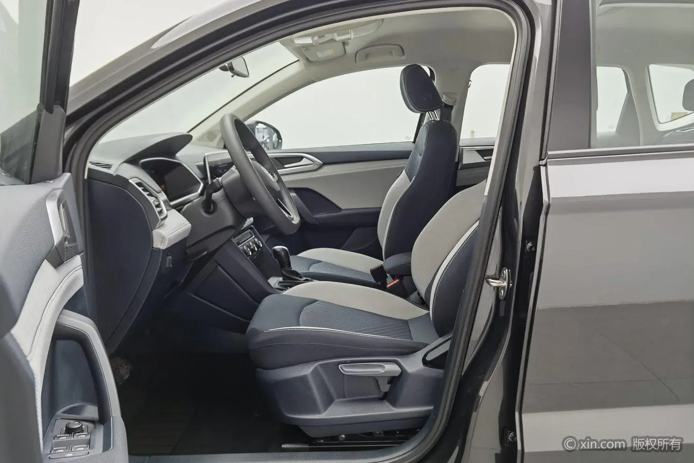 Volkswagen Tharu 2023 300TSI 2WD