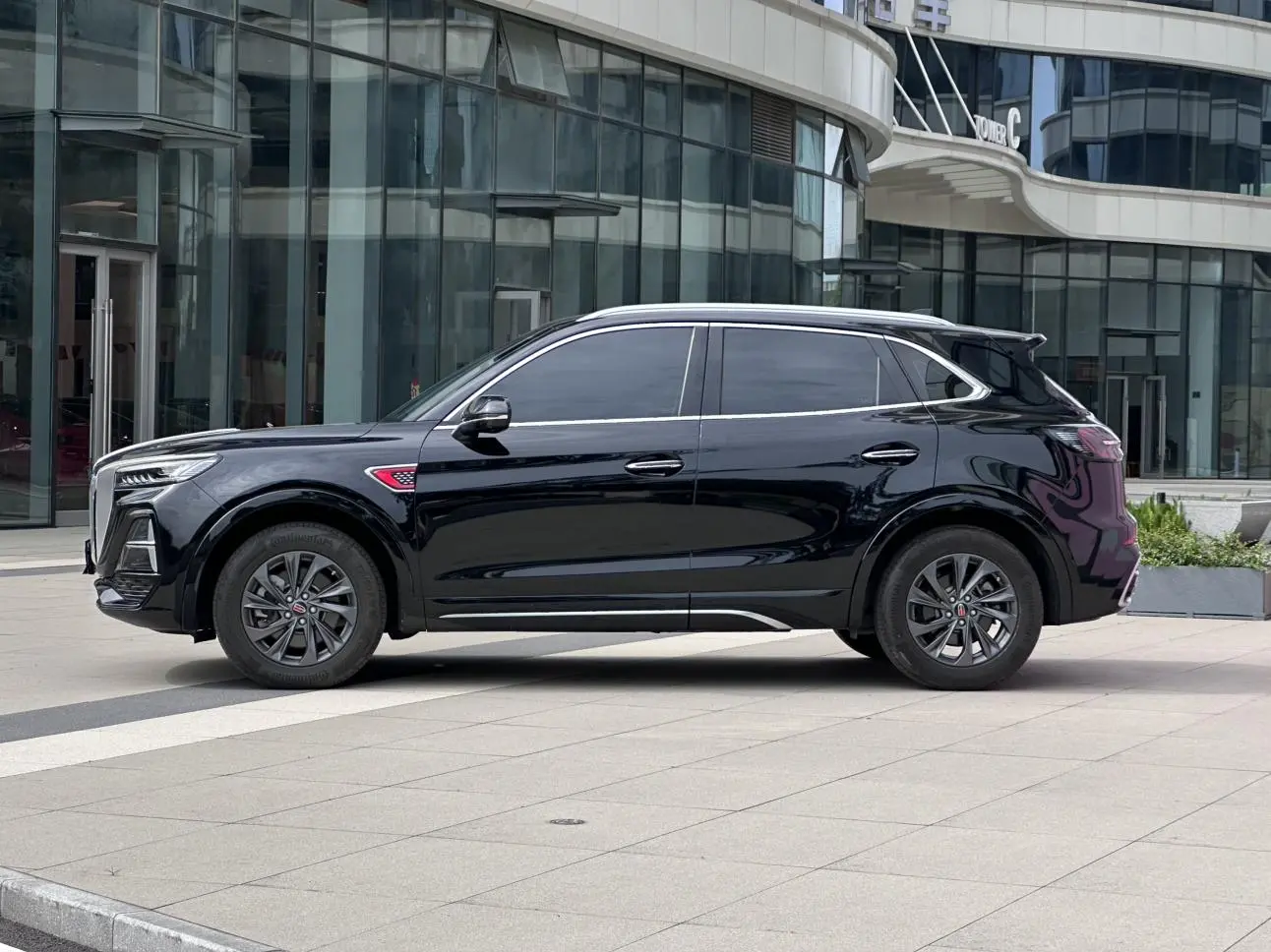 Hongqi HS5 2023 2.0T Pro