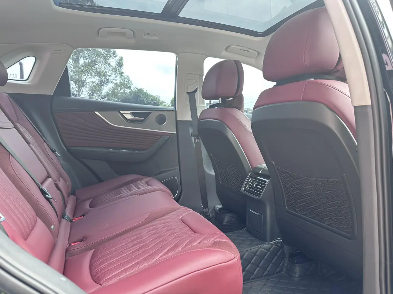 Hongqi HS5 2023 2.0T Pro