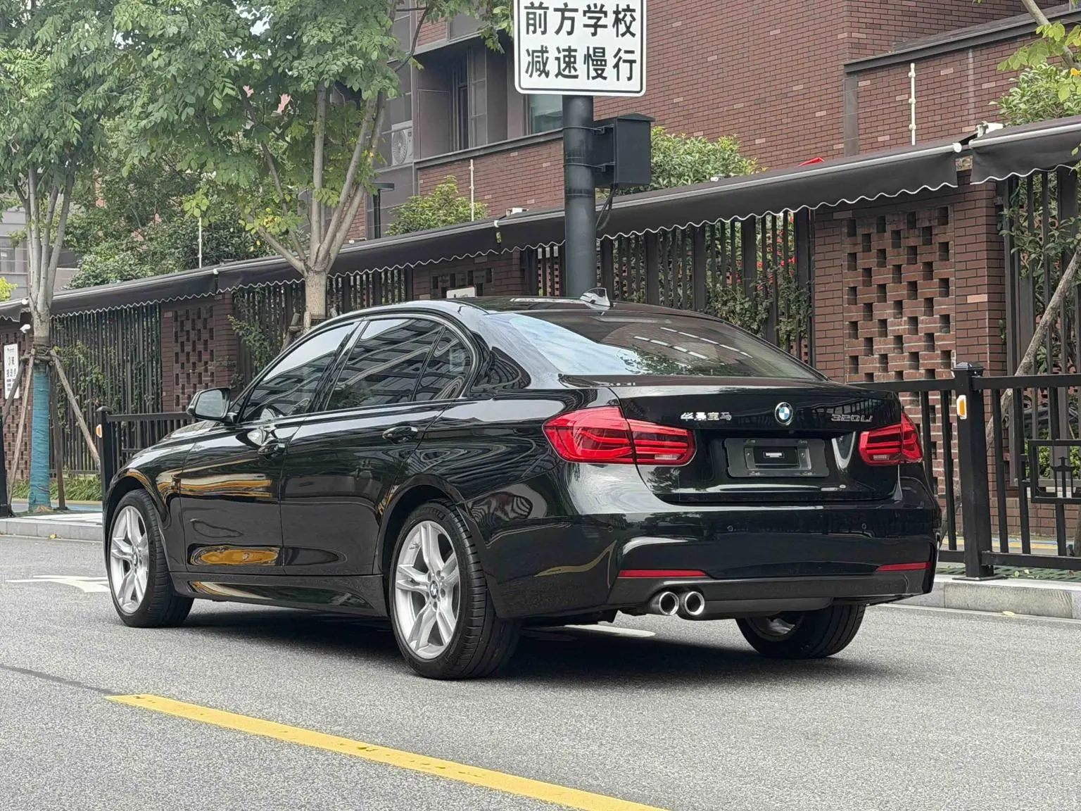 BMW 3 Series 2018 320Li Leading M Sport Package