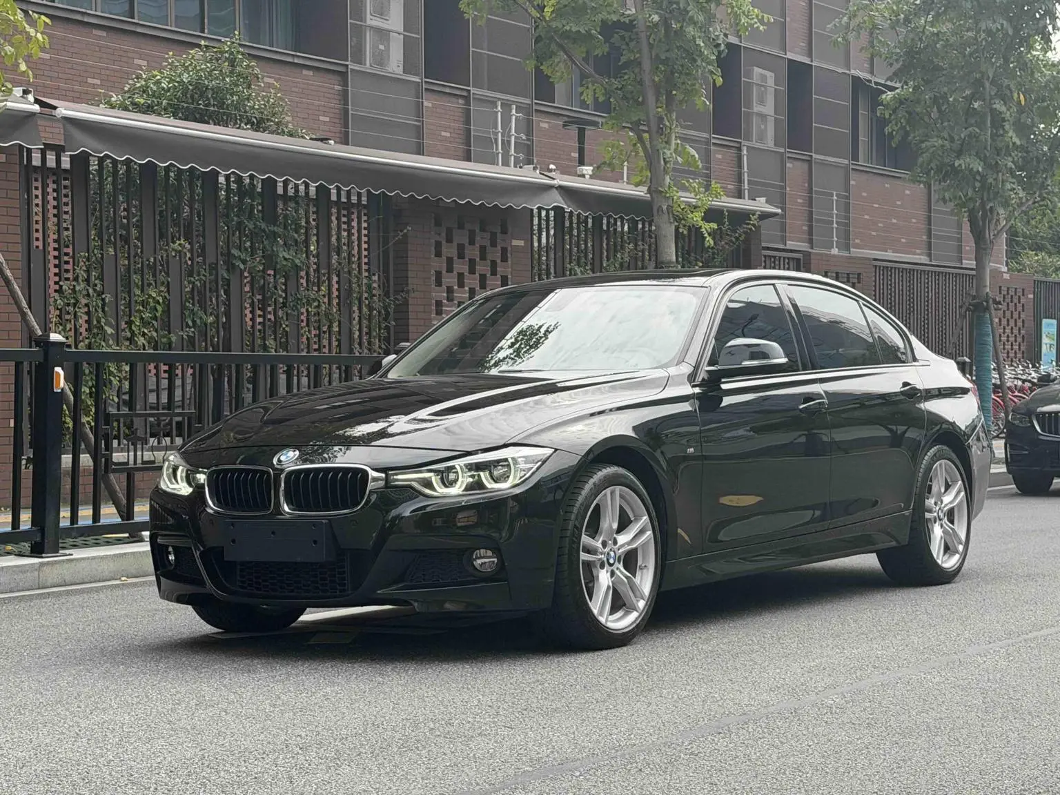 BMW 3 Series 2018 320Li Leading M Sport Package