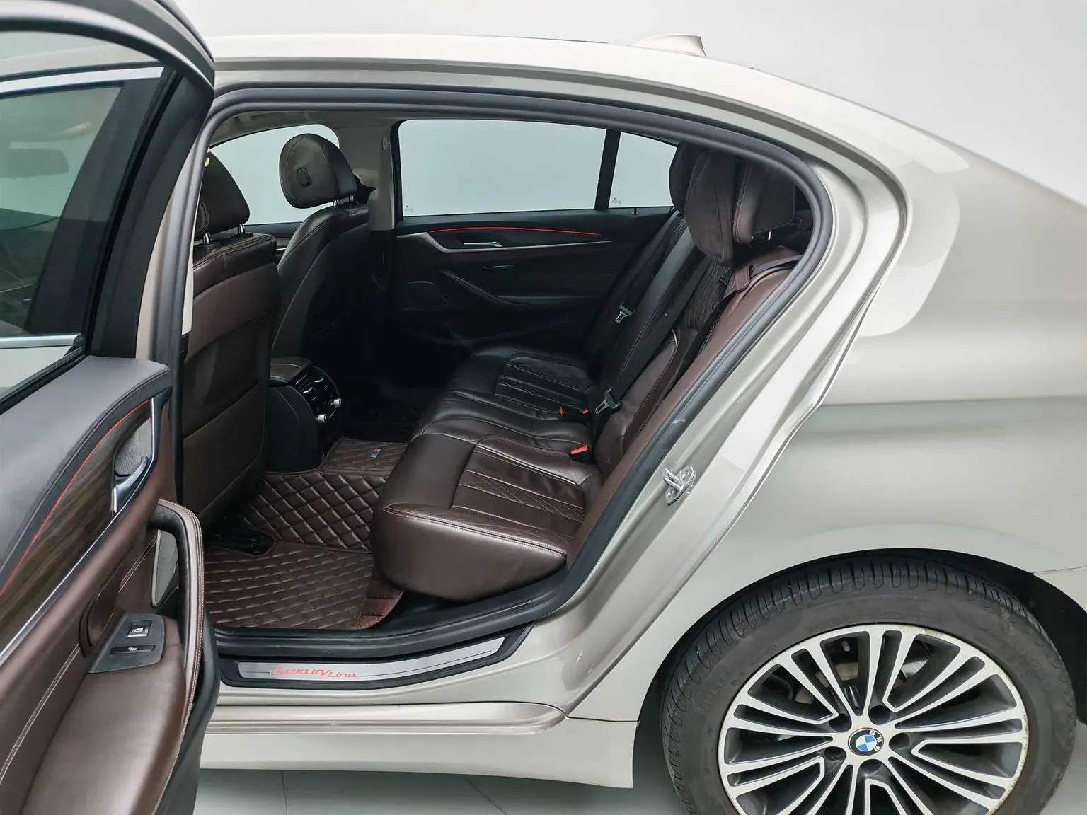BMW 5 Series 2018 530Li Premium Plus Luxury Package