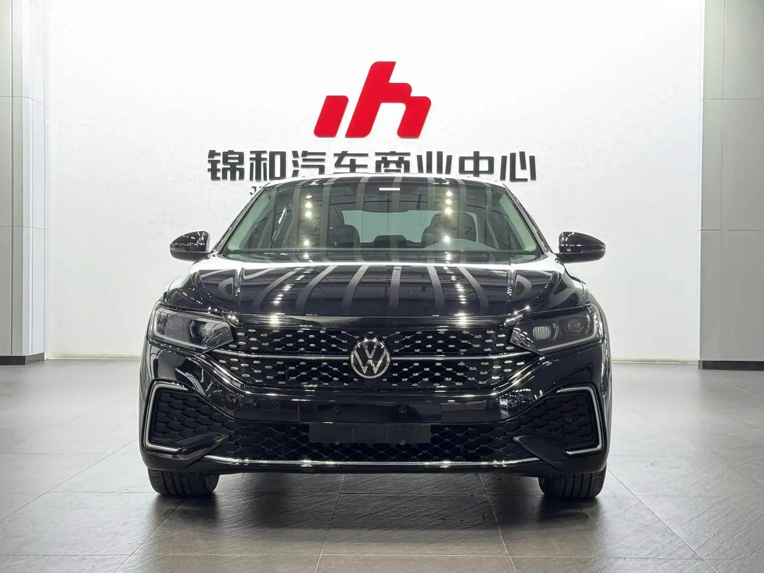 Volkswagen Passat 2024 380TSI Star