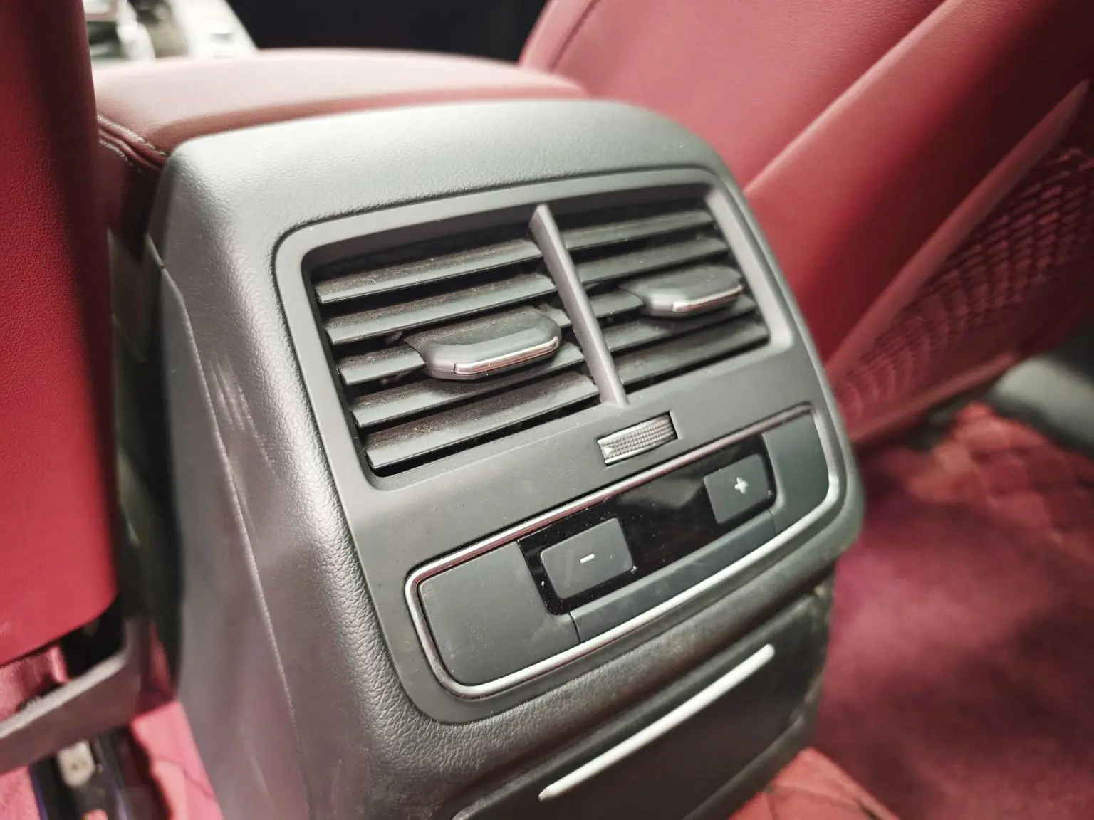 Audi A4L 2023 40 TFSI Dynamic Luxury Star