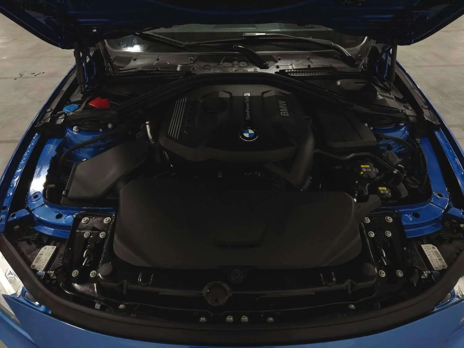 BMW 3 Series 2018 330i M Sport Shadow Night