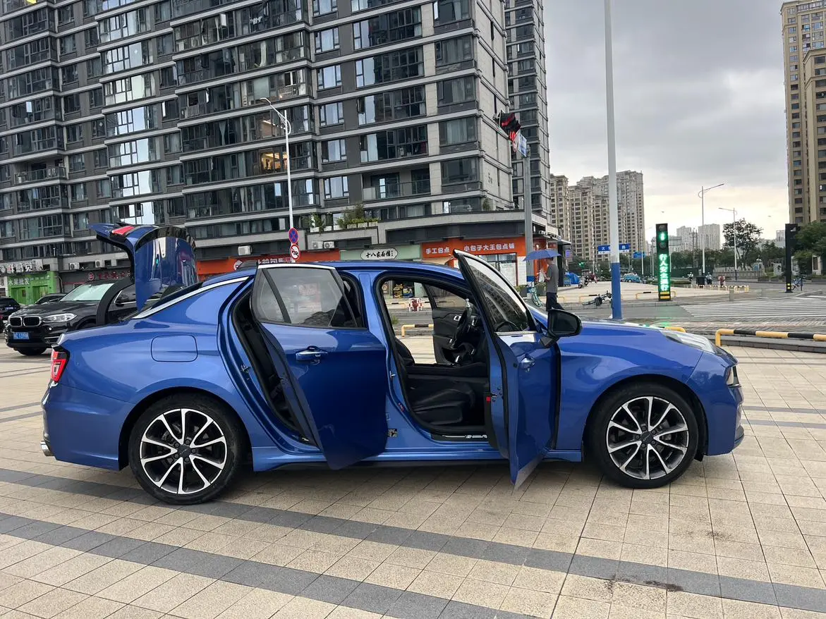 Lynk & Co 03 2019 1.5TD DCT Dynamic