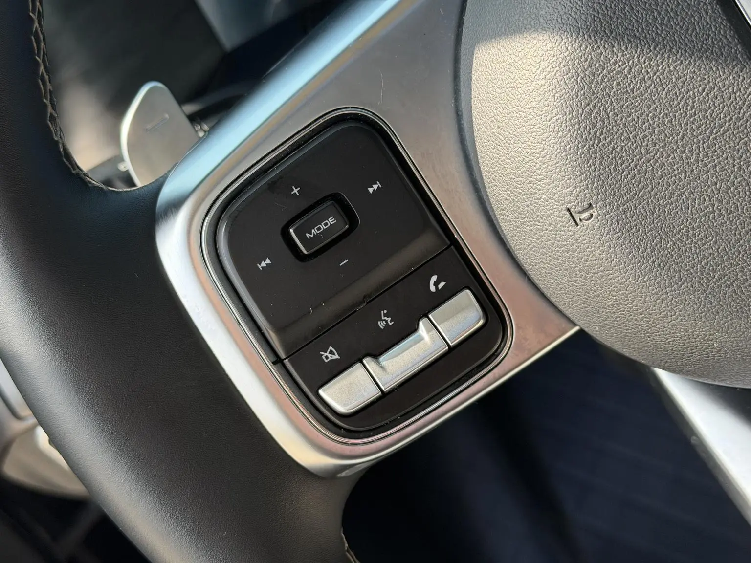 300 2021 2.0T
