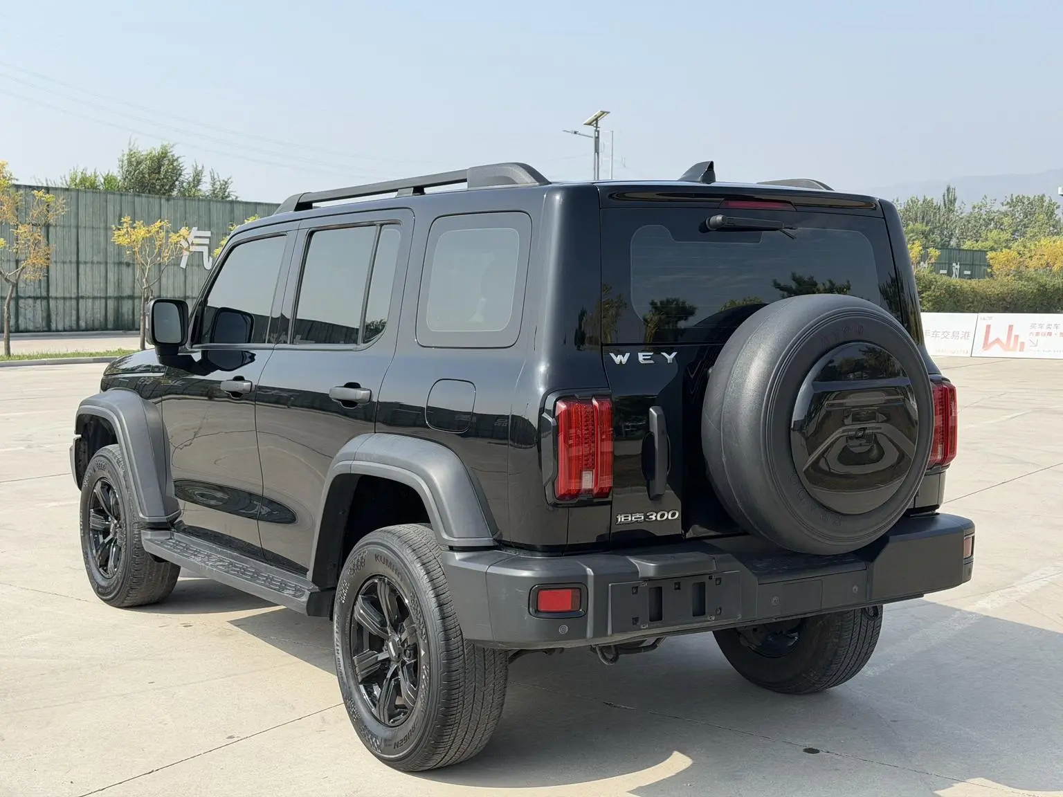 300 2021 2.0T