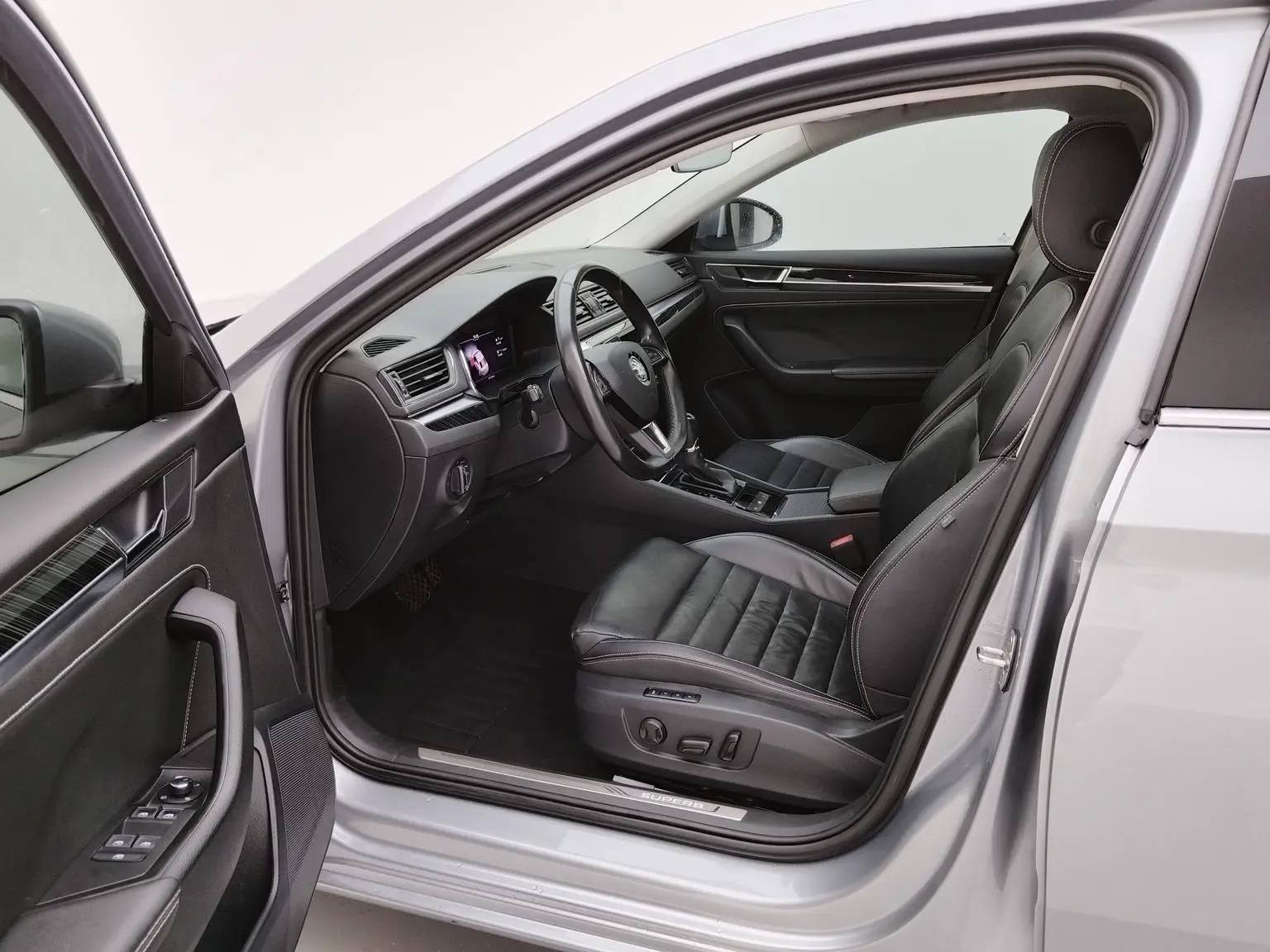Skoda Superb 2019 Facelift TSI330 DSG Luxury