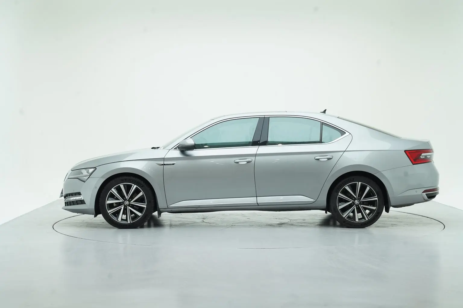 Skoda Superb 2019 Facelift TSI330 DSG Luxury