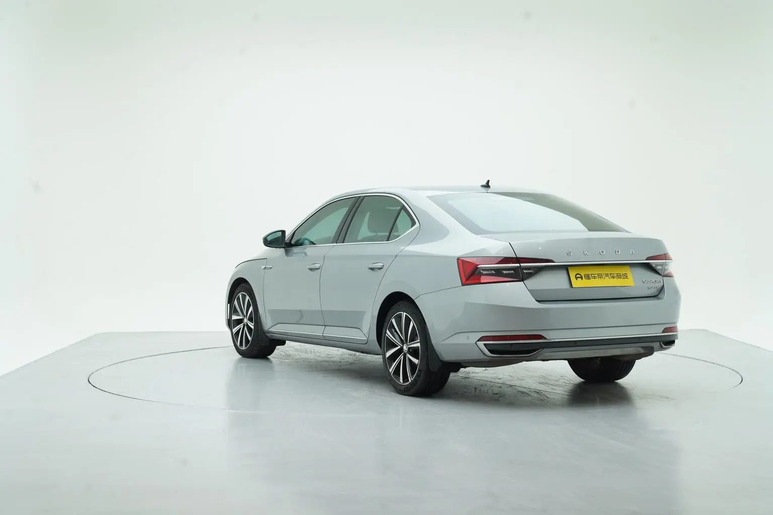 Skoda Superb 2019 Facelift TSI330 DSG Luxury
