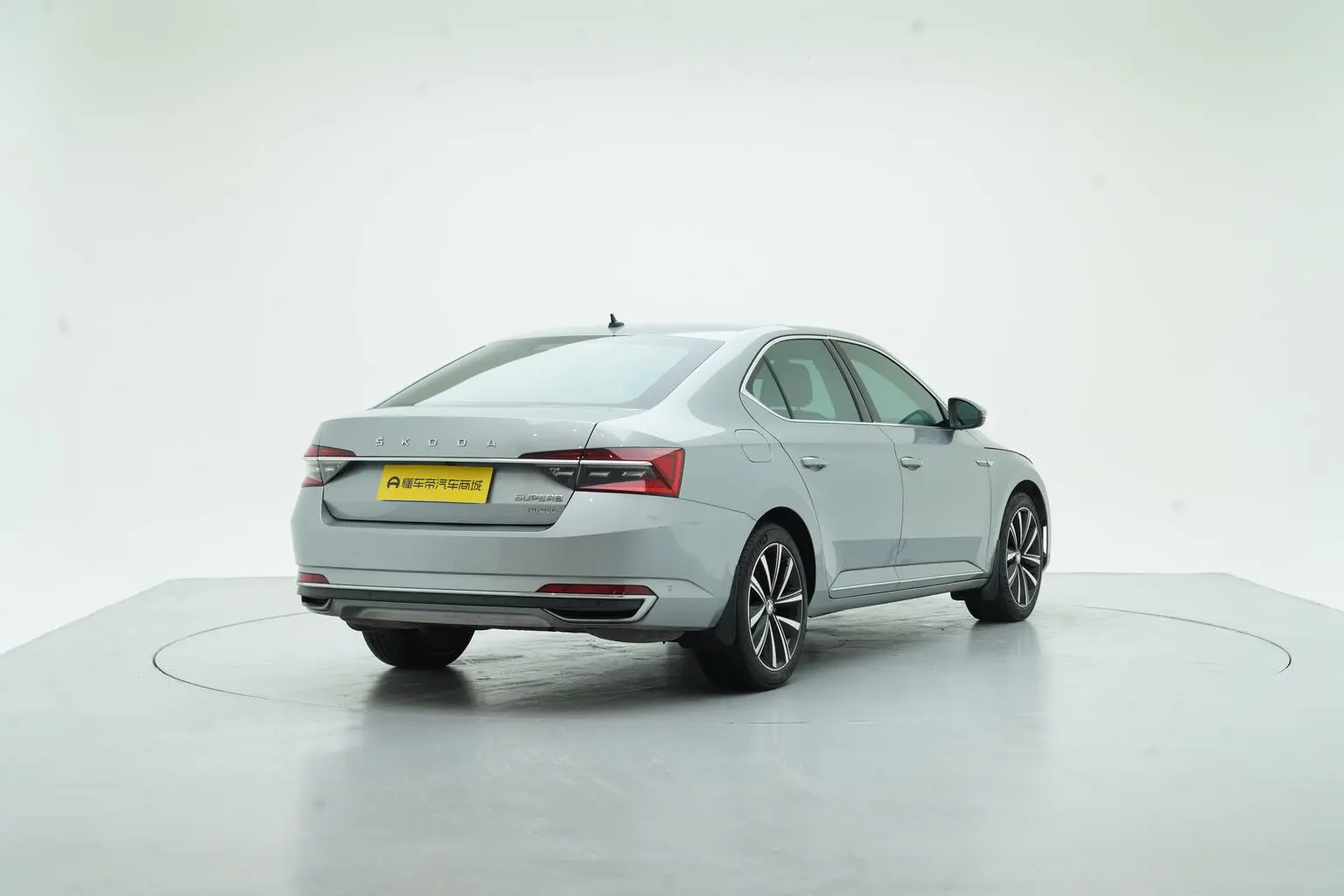 Skoda Superb 2019 Facelift TSI330 DSG Luxury