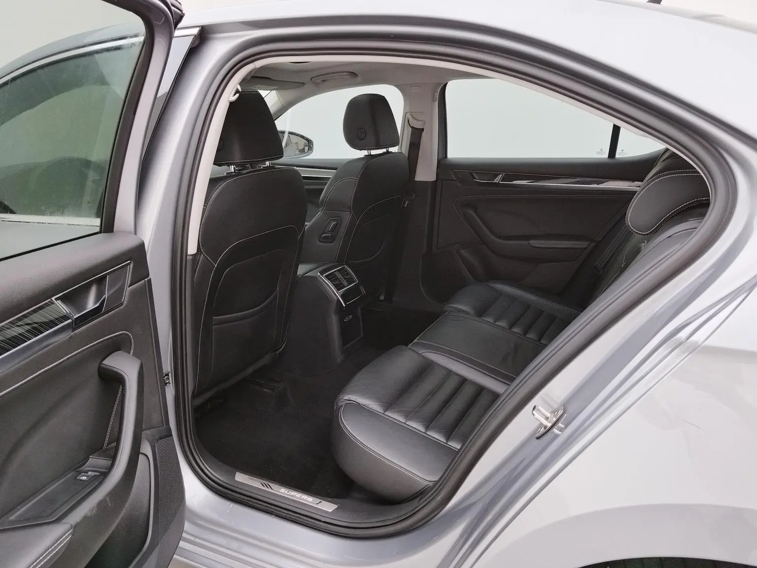 Skoda Superb 2019 Facelift TSI330 DSG Luxury