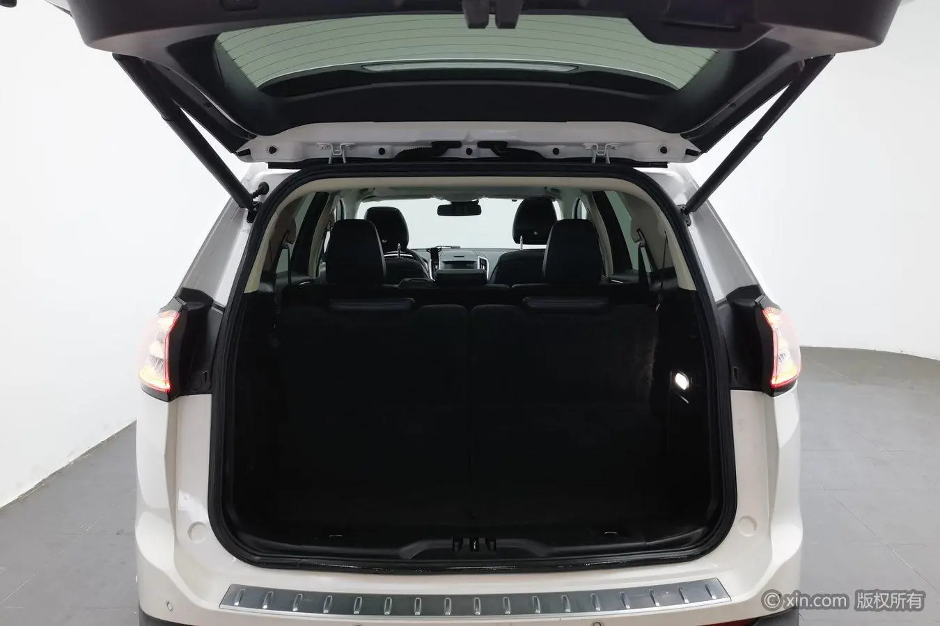 Ford Edge 2018 EcoBoost 245 4WD Premium Sharp Plus 7 seat China V