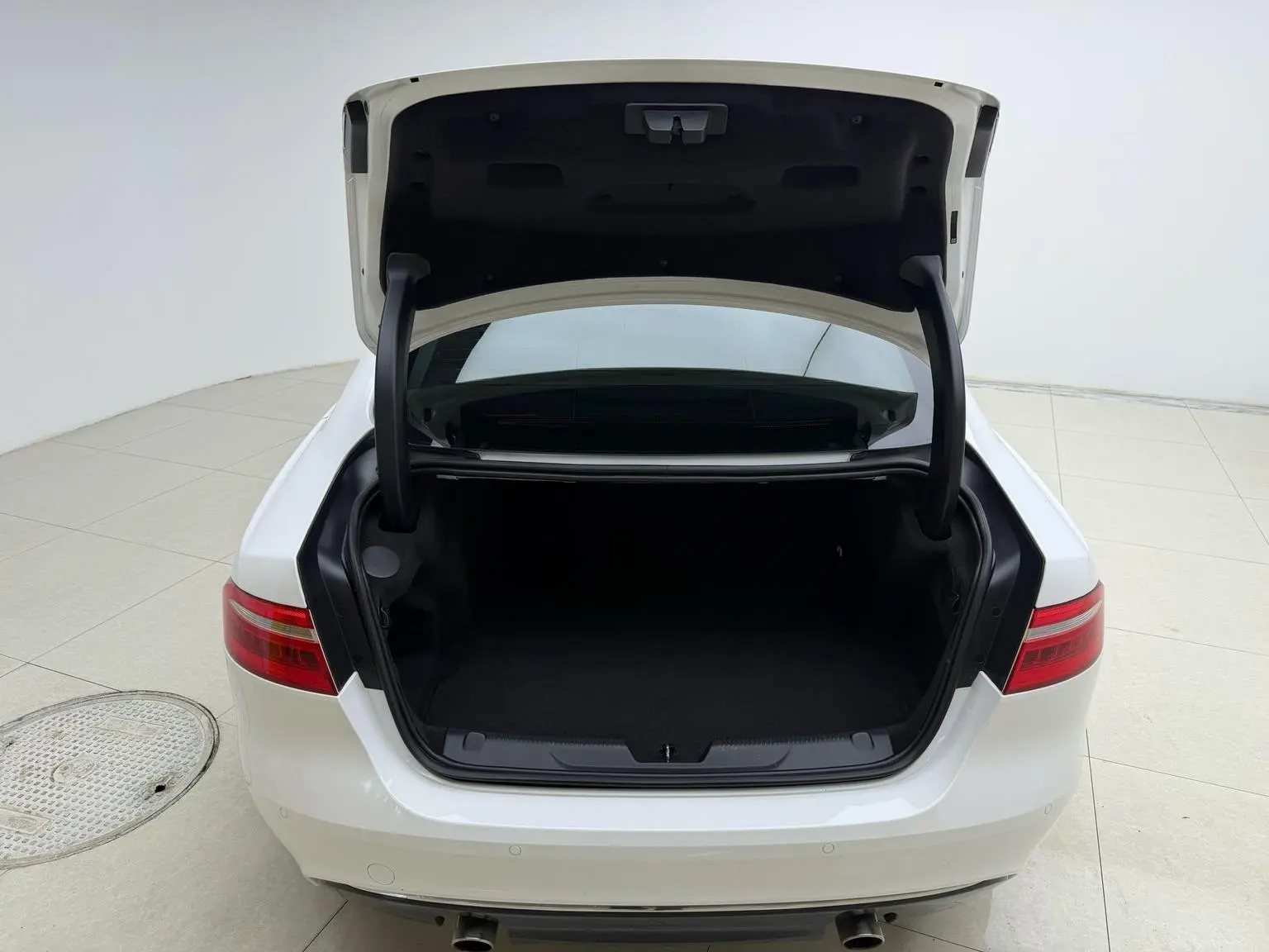 Jaguar XEL 2018 2.0T 200PS Premium Plus