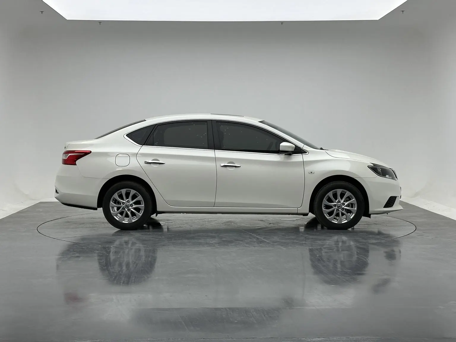 Nissan Sylphy 2024 Classic 1.6L XL CVT Luxury