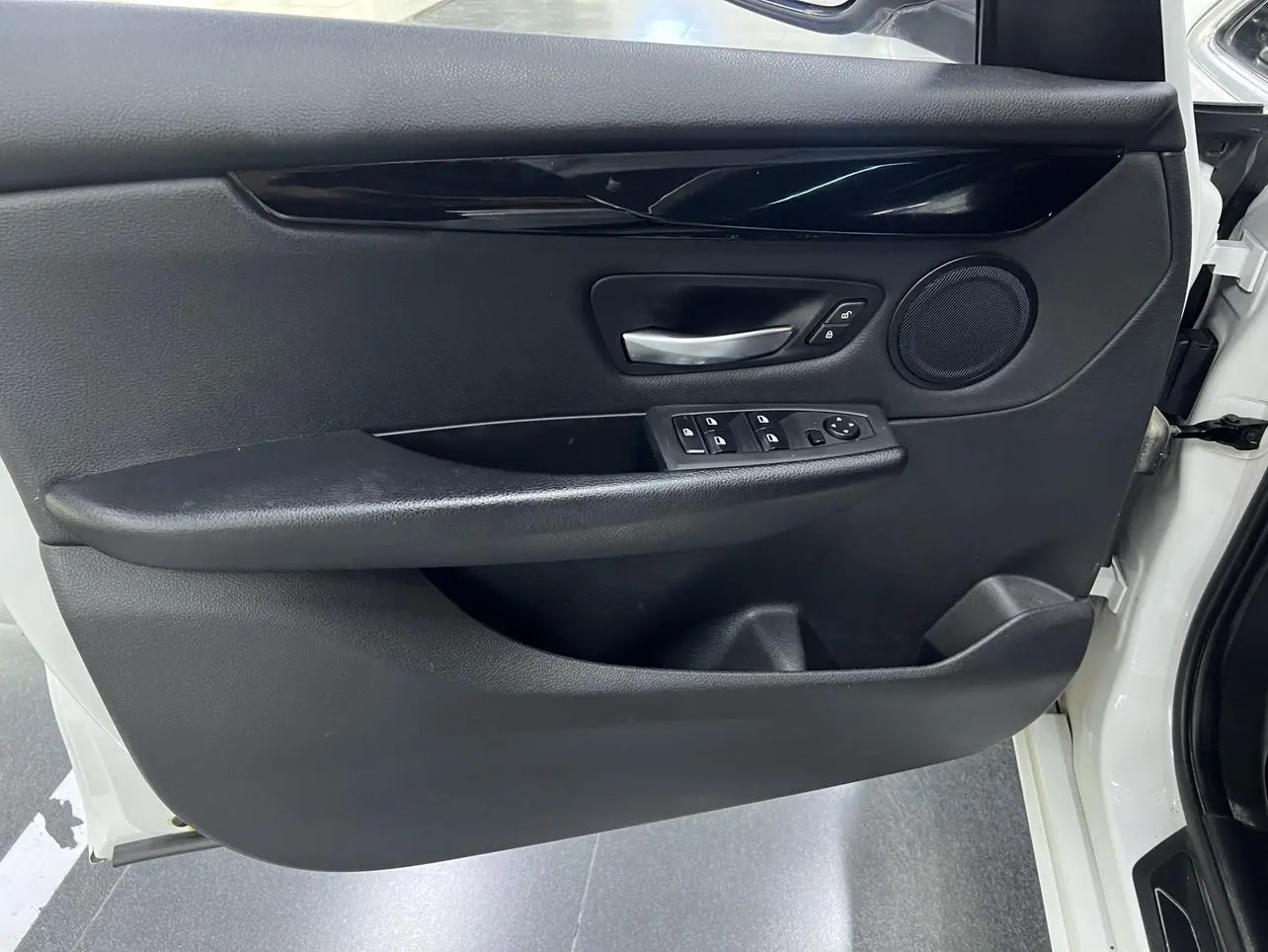 BMW 2 Series Wagon 2019 218i Leading