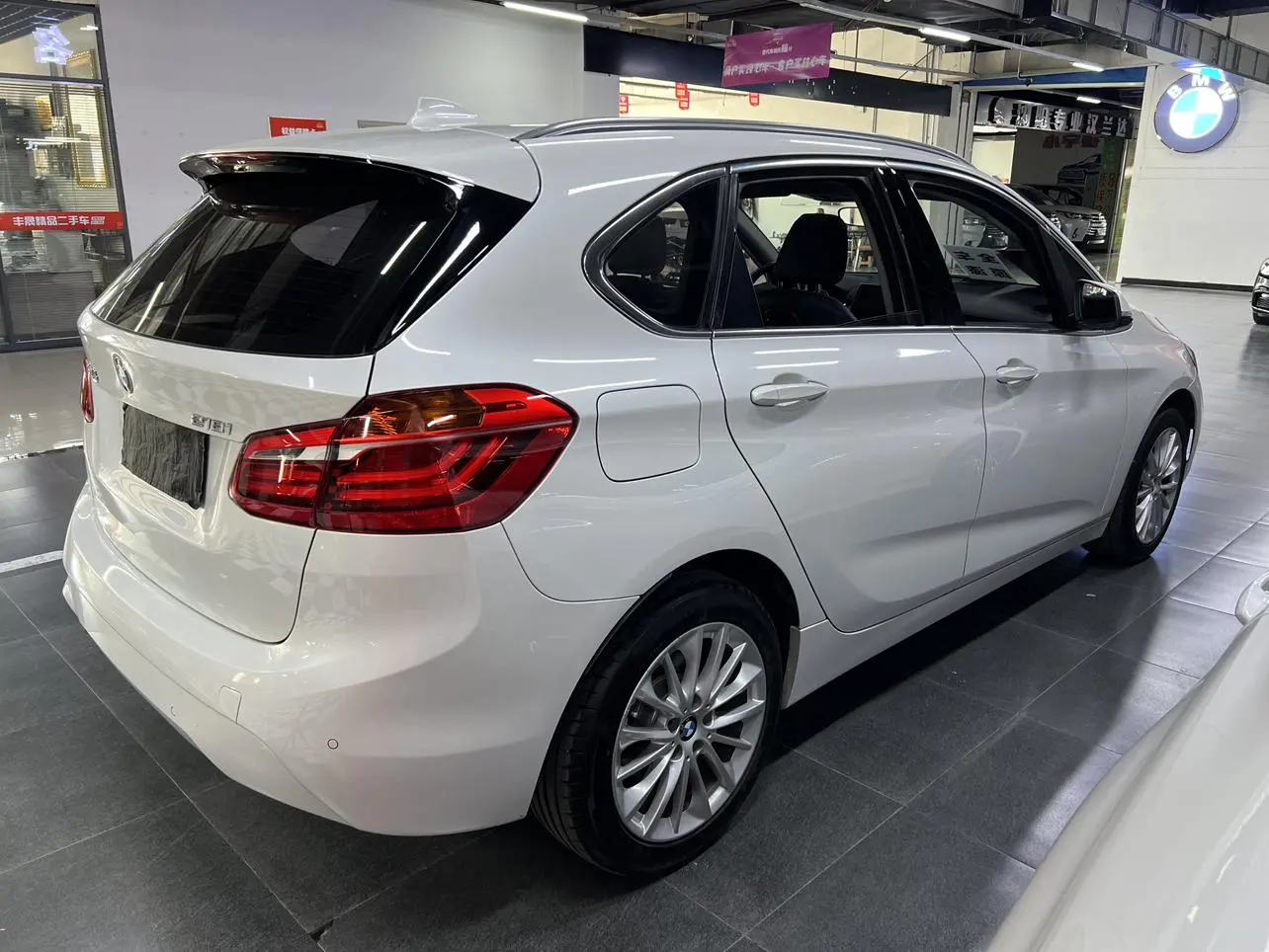 BMW 2 Series Wagon 2019 218i Leading