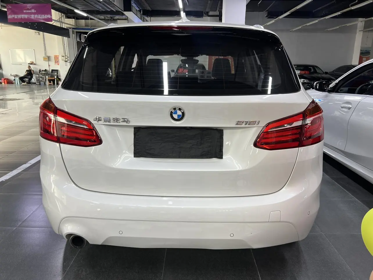 BMW 2 Series Wagon 2019 218i Leading