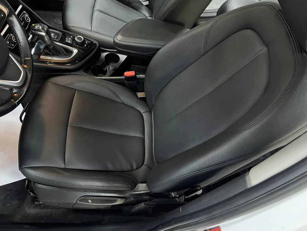 BMW 2 Series Wagon 2019 218i Leading