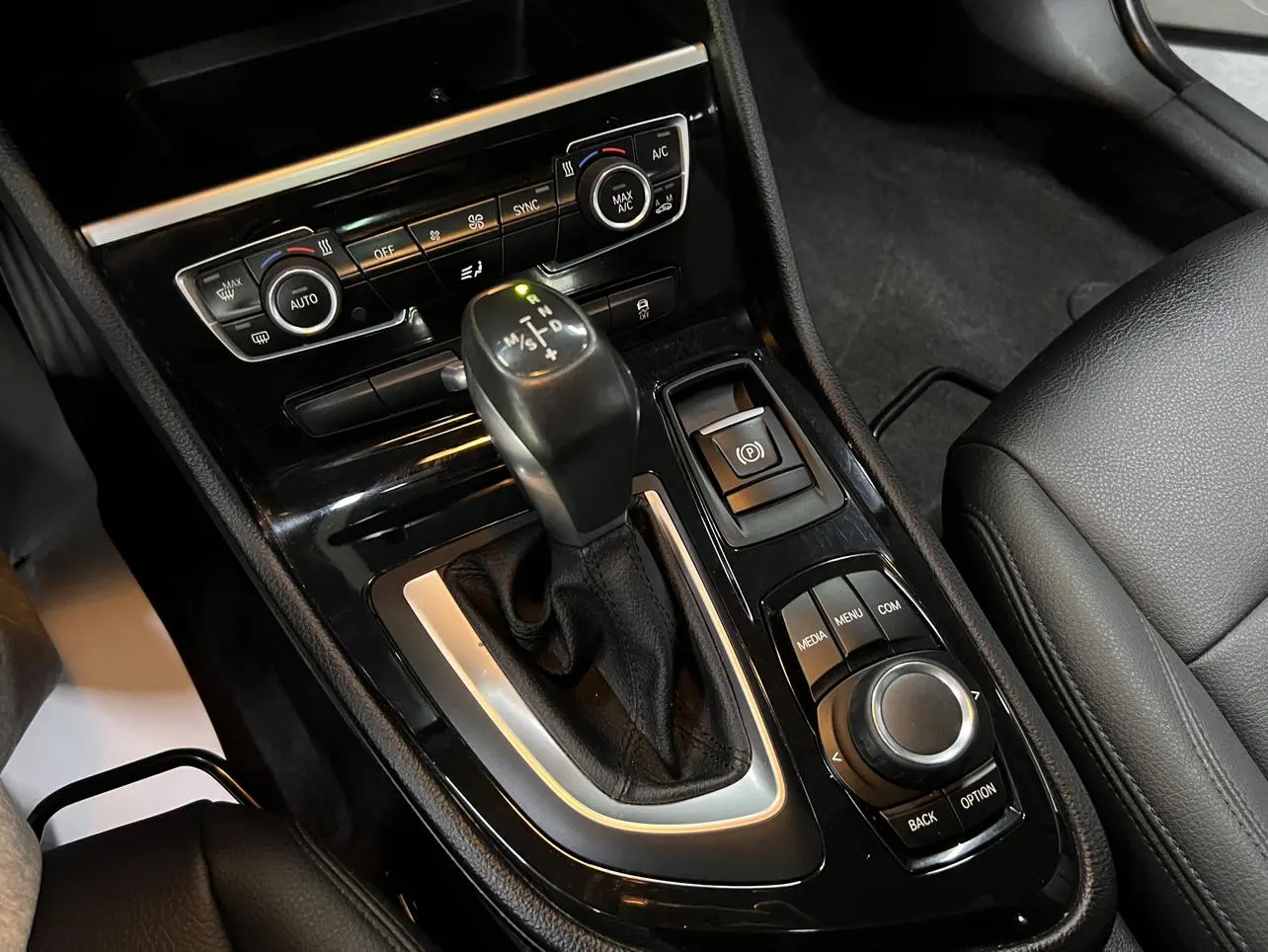BMW 2 Series Wagon 2019 218i Leading