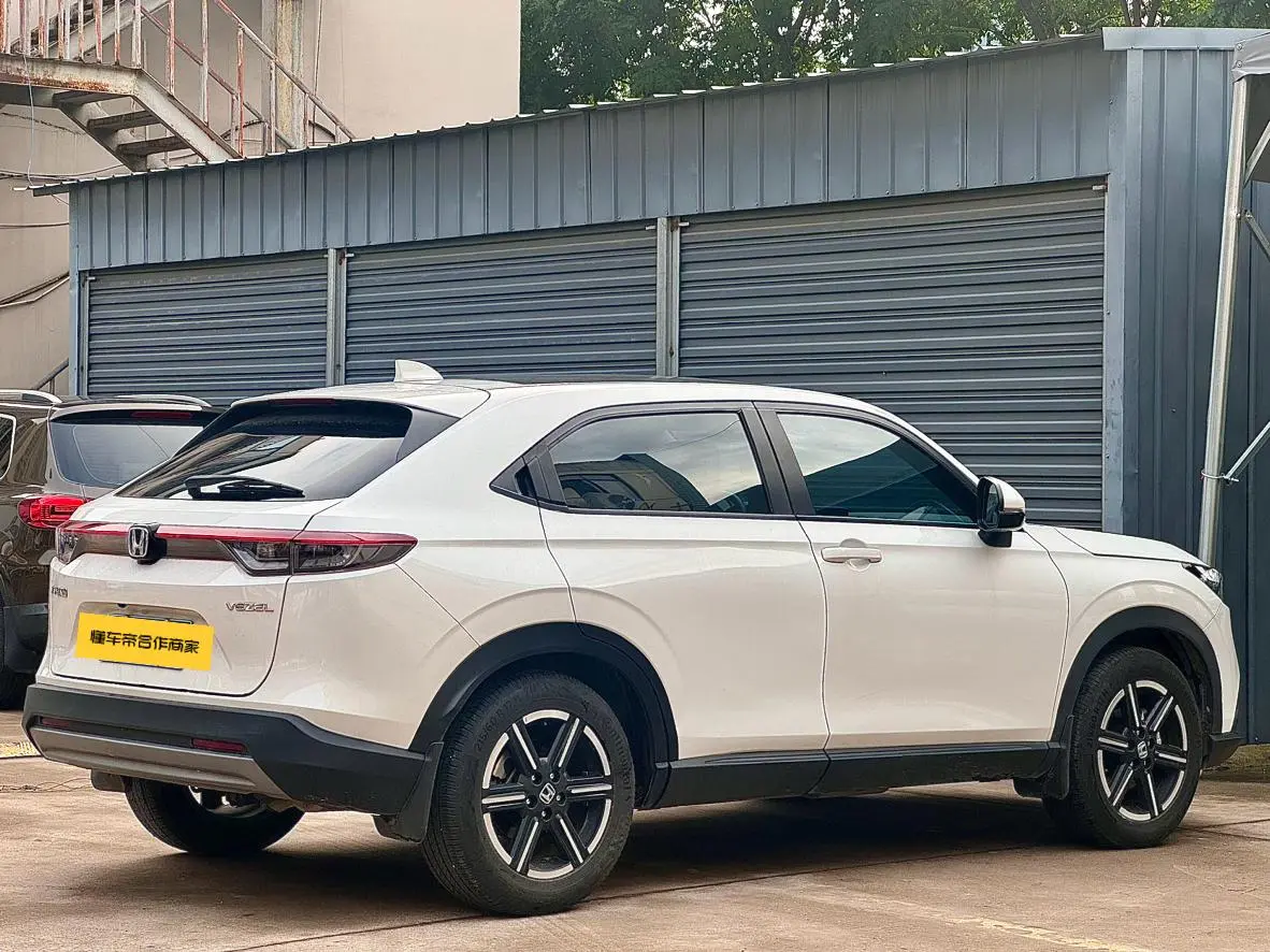 Honda Vezel 2023 1.5L CVT Pioneer