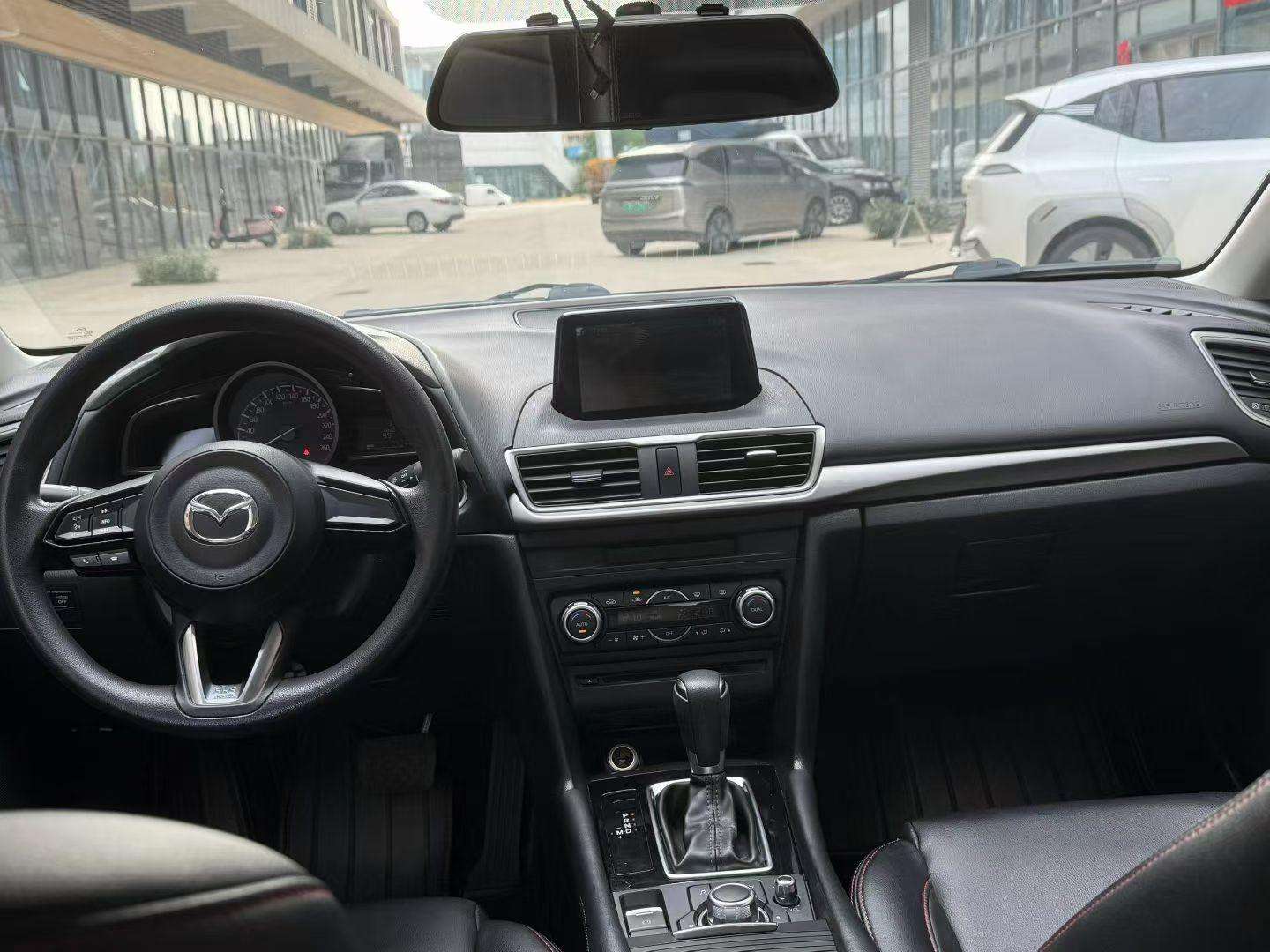 Mazda 3 Mazda3 2019 Sedan 1.5L Auto Luxury China VI