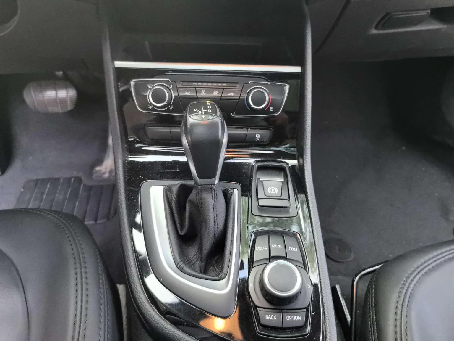 BMW 2 Series Wagon 2018 218i Fashion