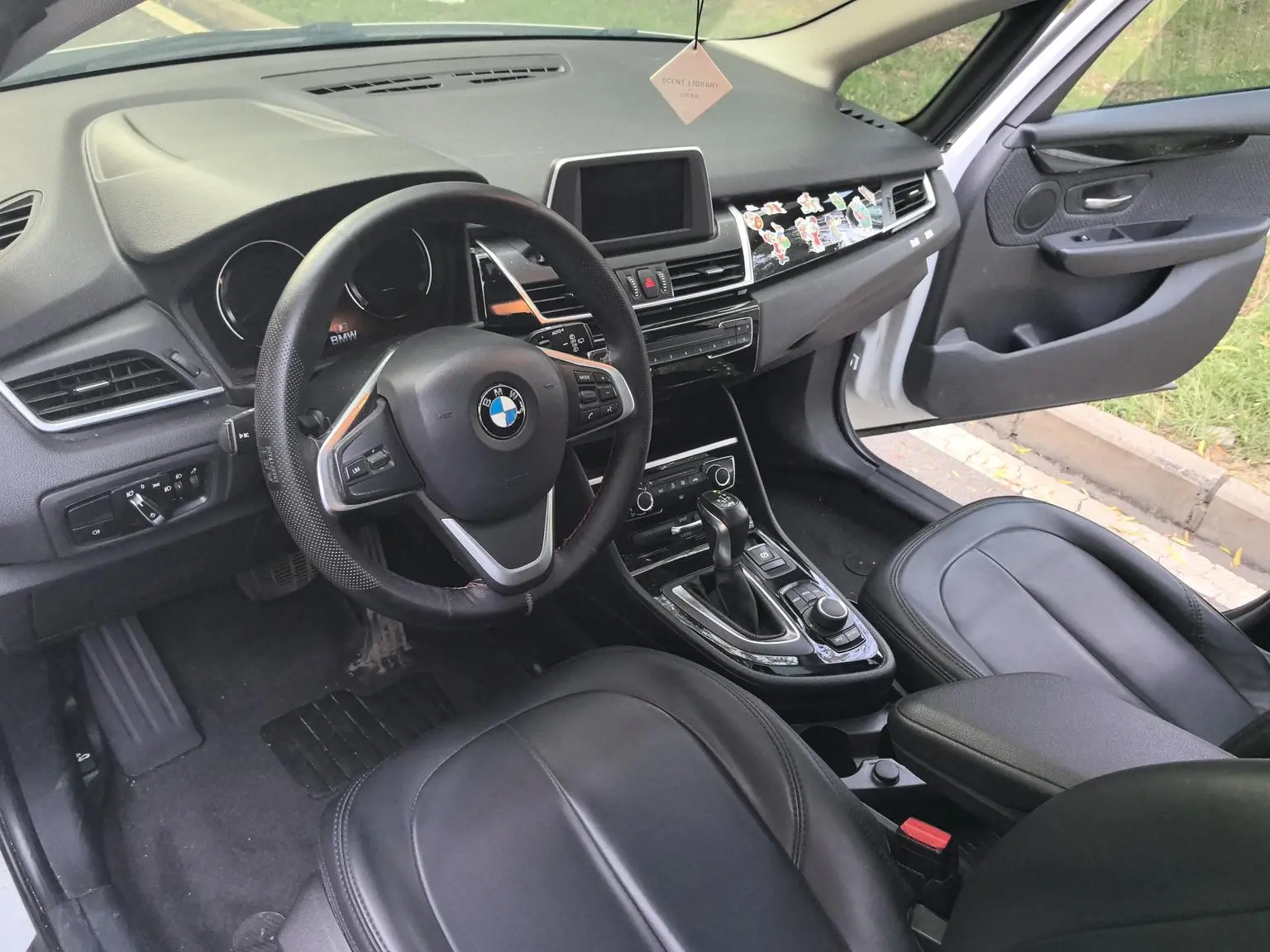 BMW 2 Series Wagon 2018 218i Fashion