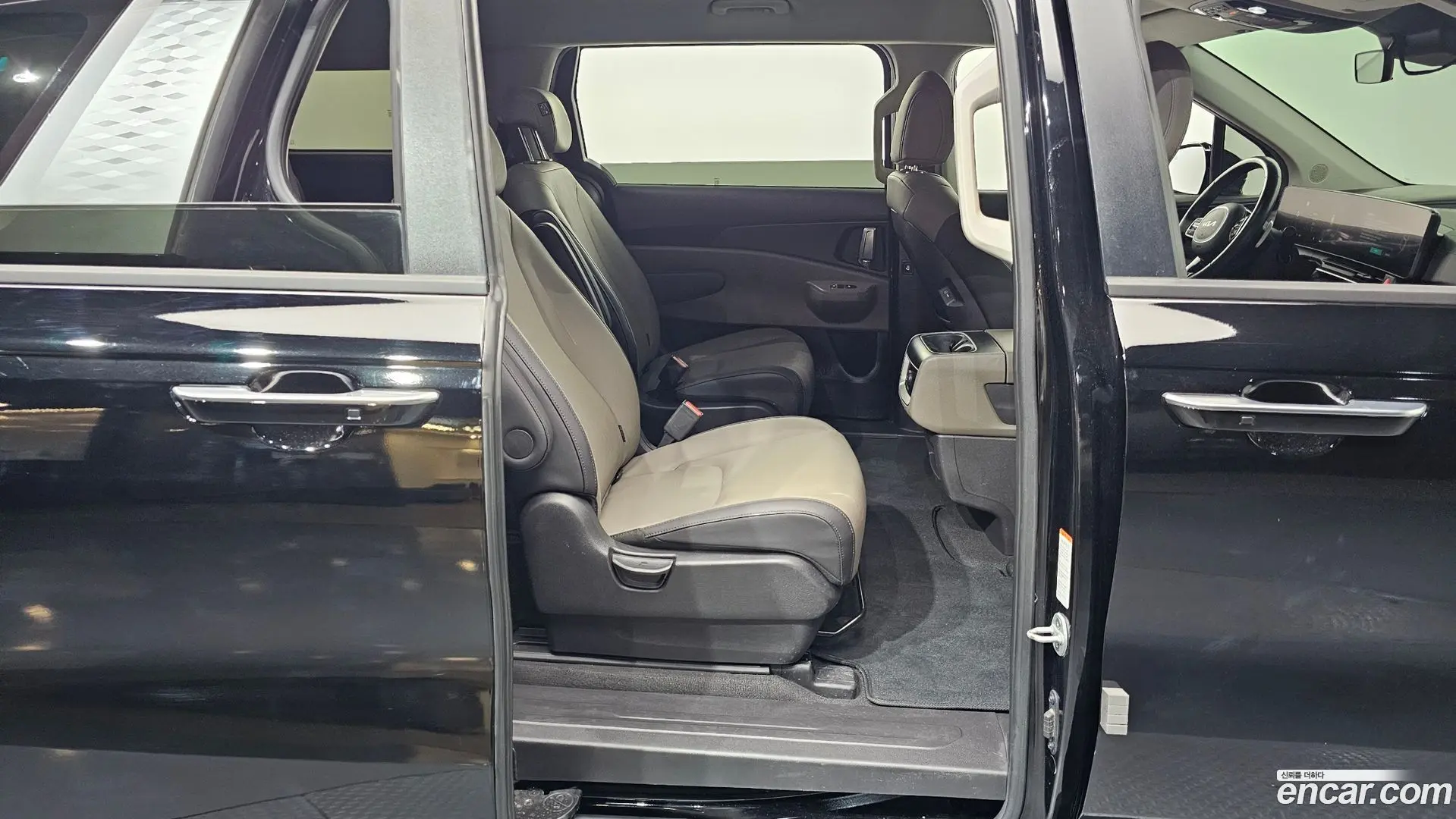 Kia Canival Diesel 9-Seater Prestige