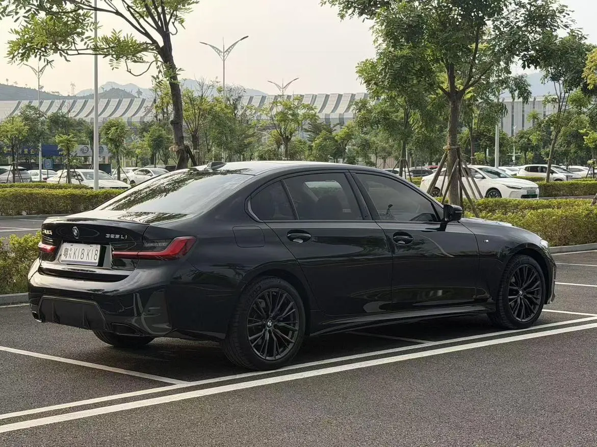BMW 3 Series 2023 325Li M Sport Shadow Night Package