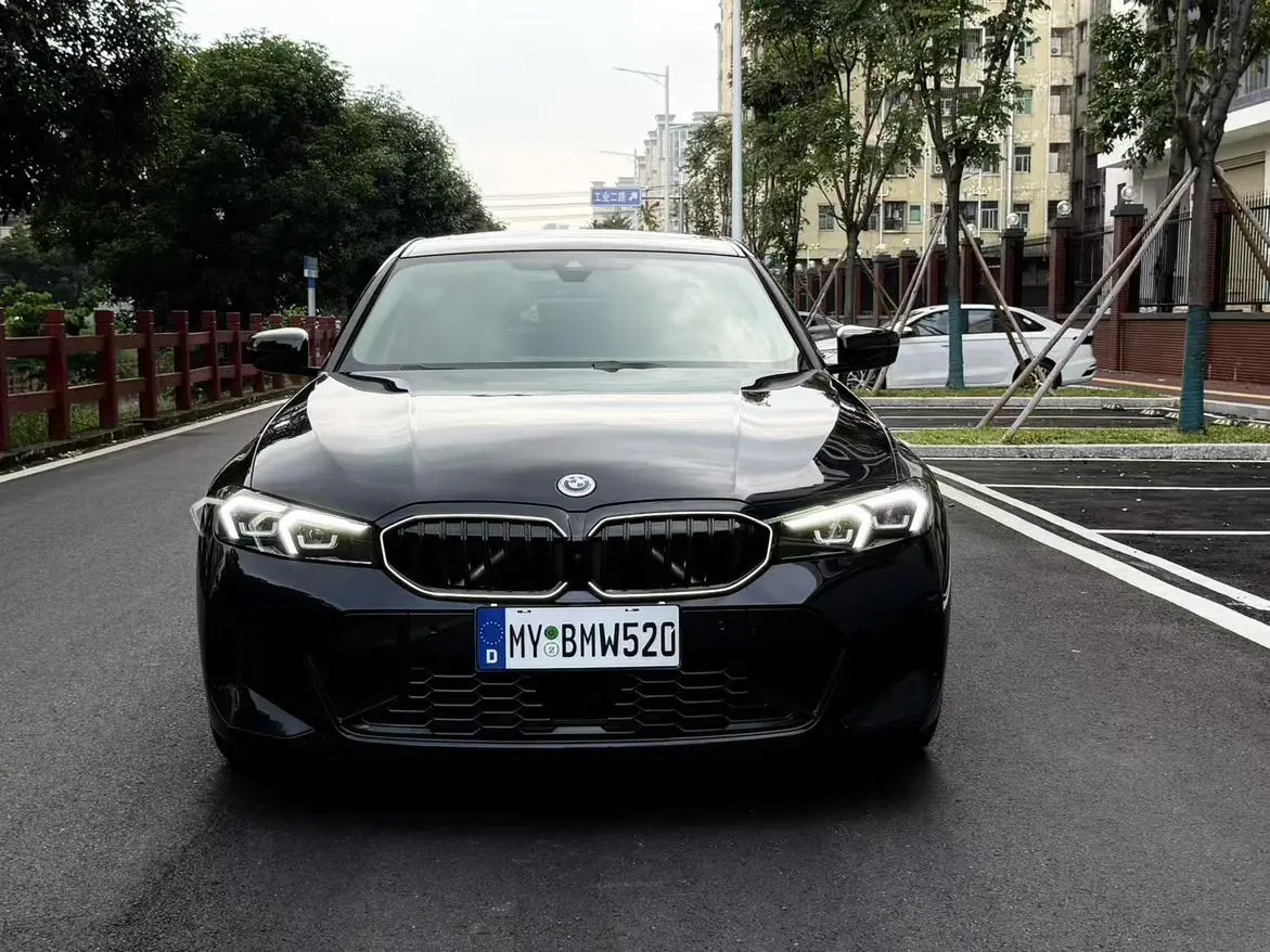 BMW 3 Series 2025 330Li M Sport Shadow Night Package